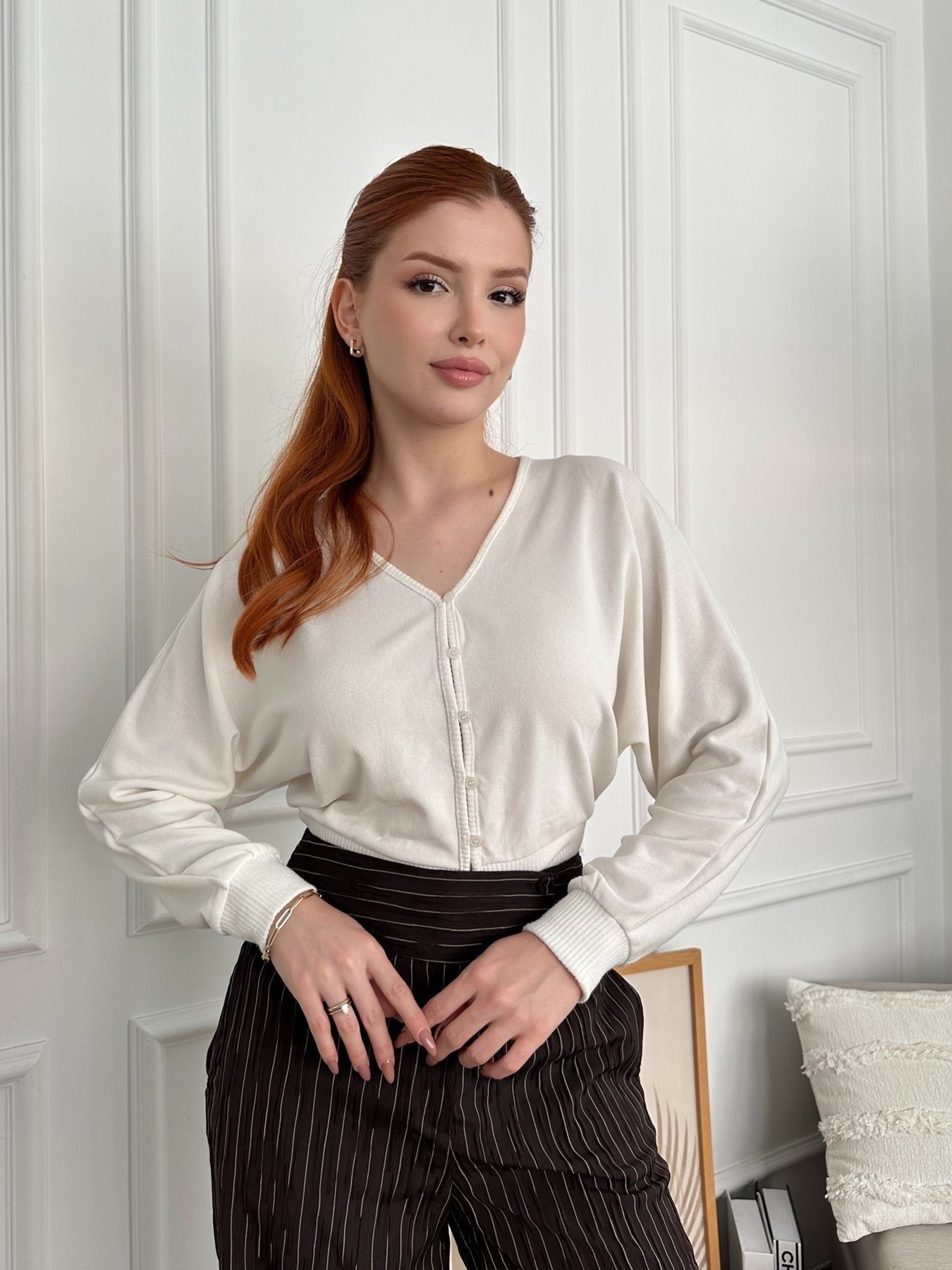 V Yaka Crop Yarasa Kol Hırka Ekru