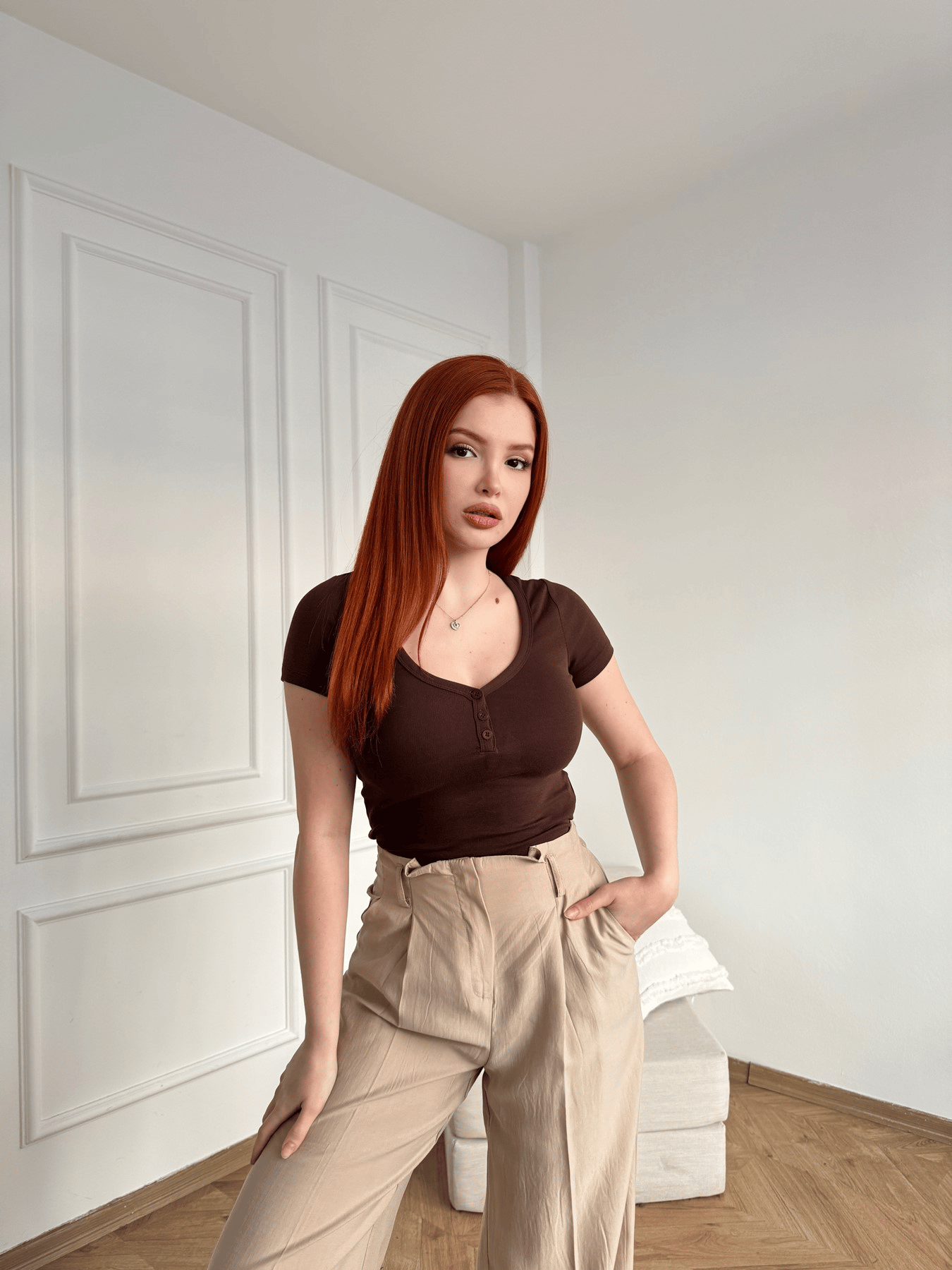 V Yaka Düğmeli Body Acı kahve