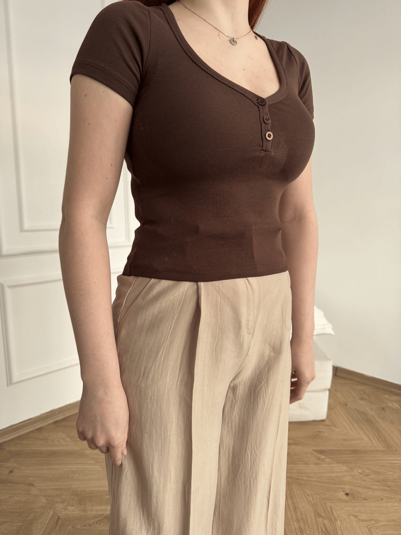 V Yaka Düğmeli Body Acı kahve