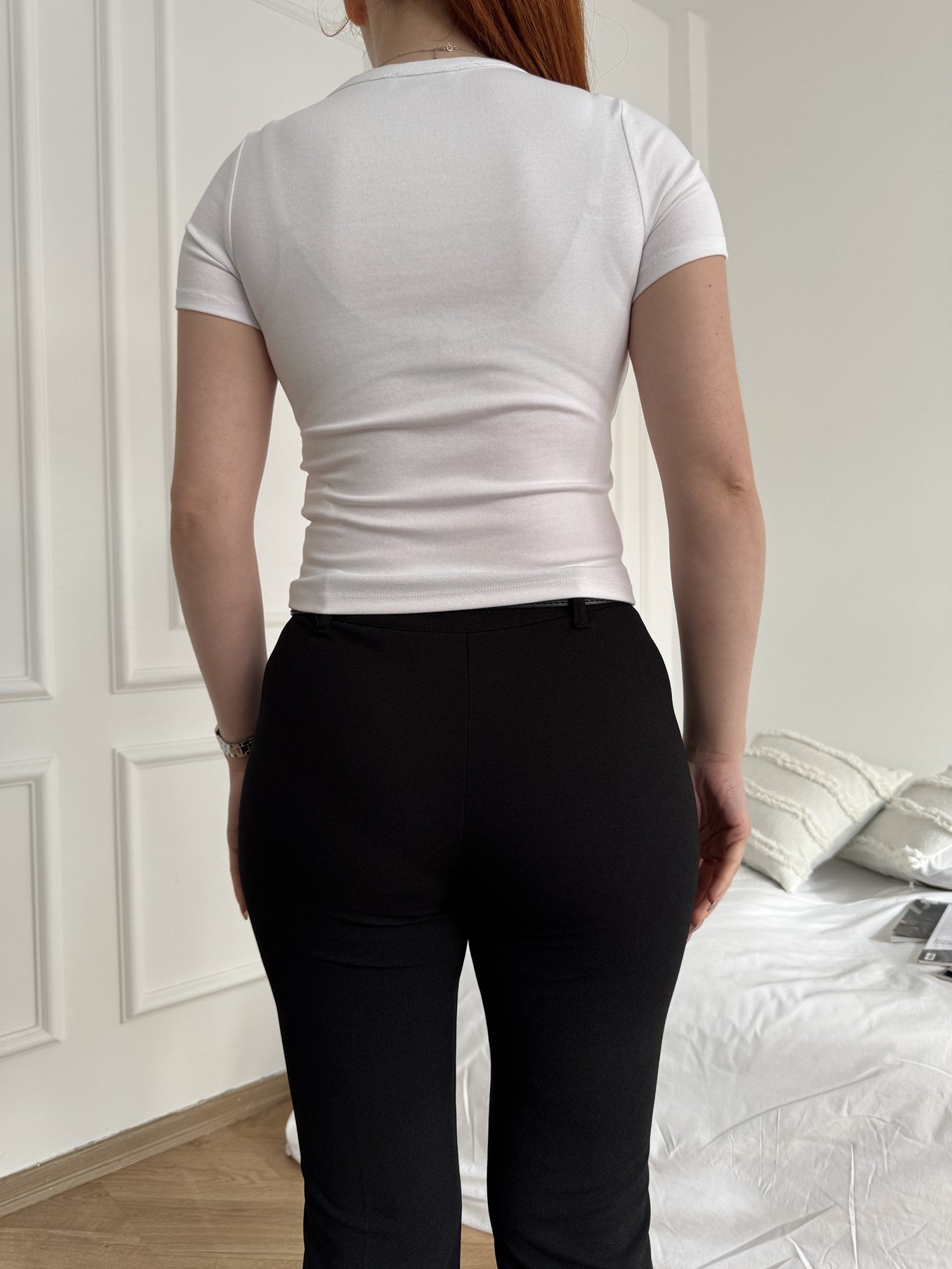 V Yaka Düğmeli Body Beyaz