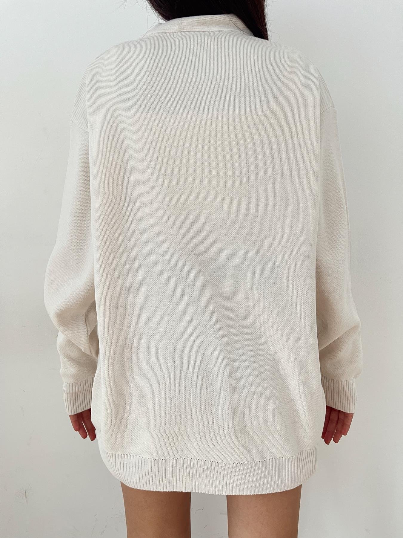 V Yaka Gold Düğmeli Oversize Hırka KREM