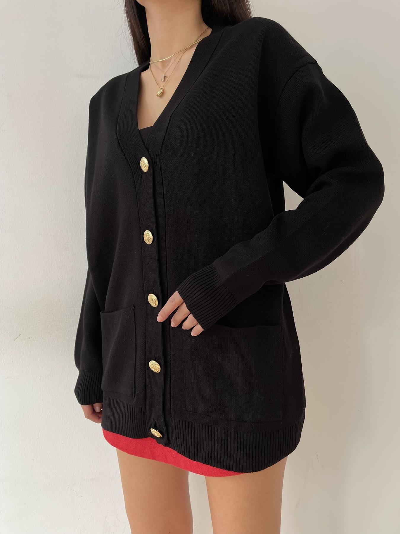 V Yaka Gold Düğmeli Oversize Hırka SİYAH