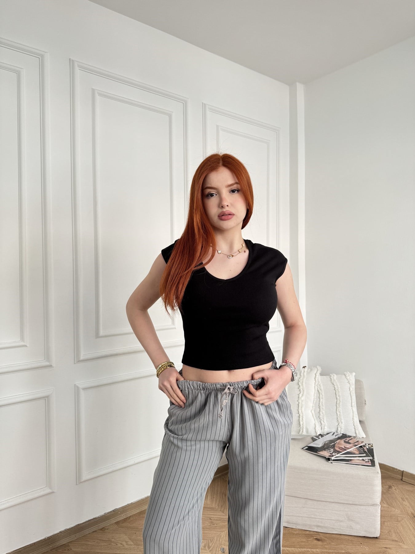 V Yaka Kolsuz Kaşkorse Badi Siyah