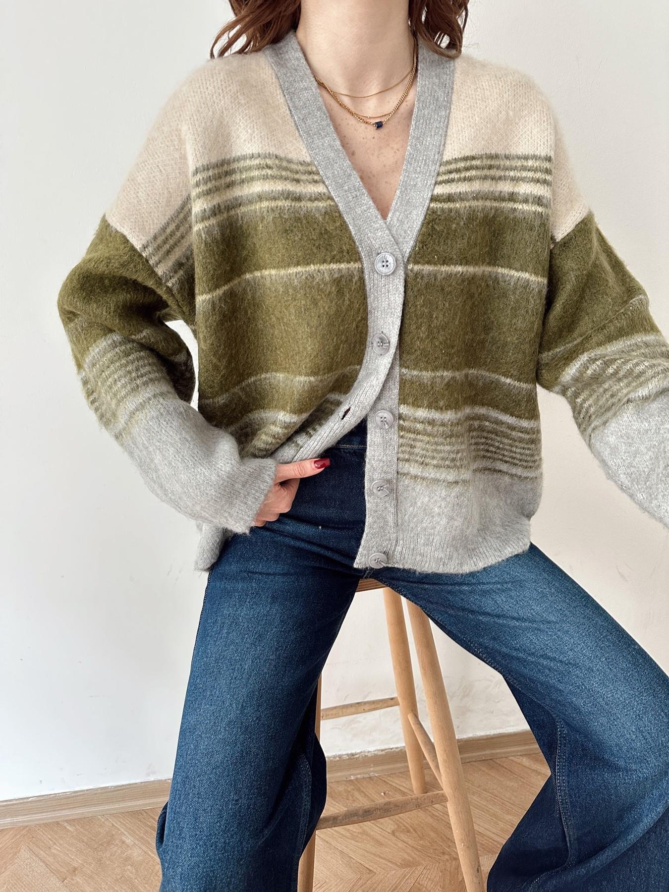 V Yaka Renkli Hırka GRİ