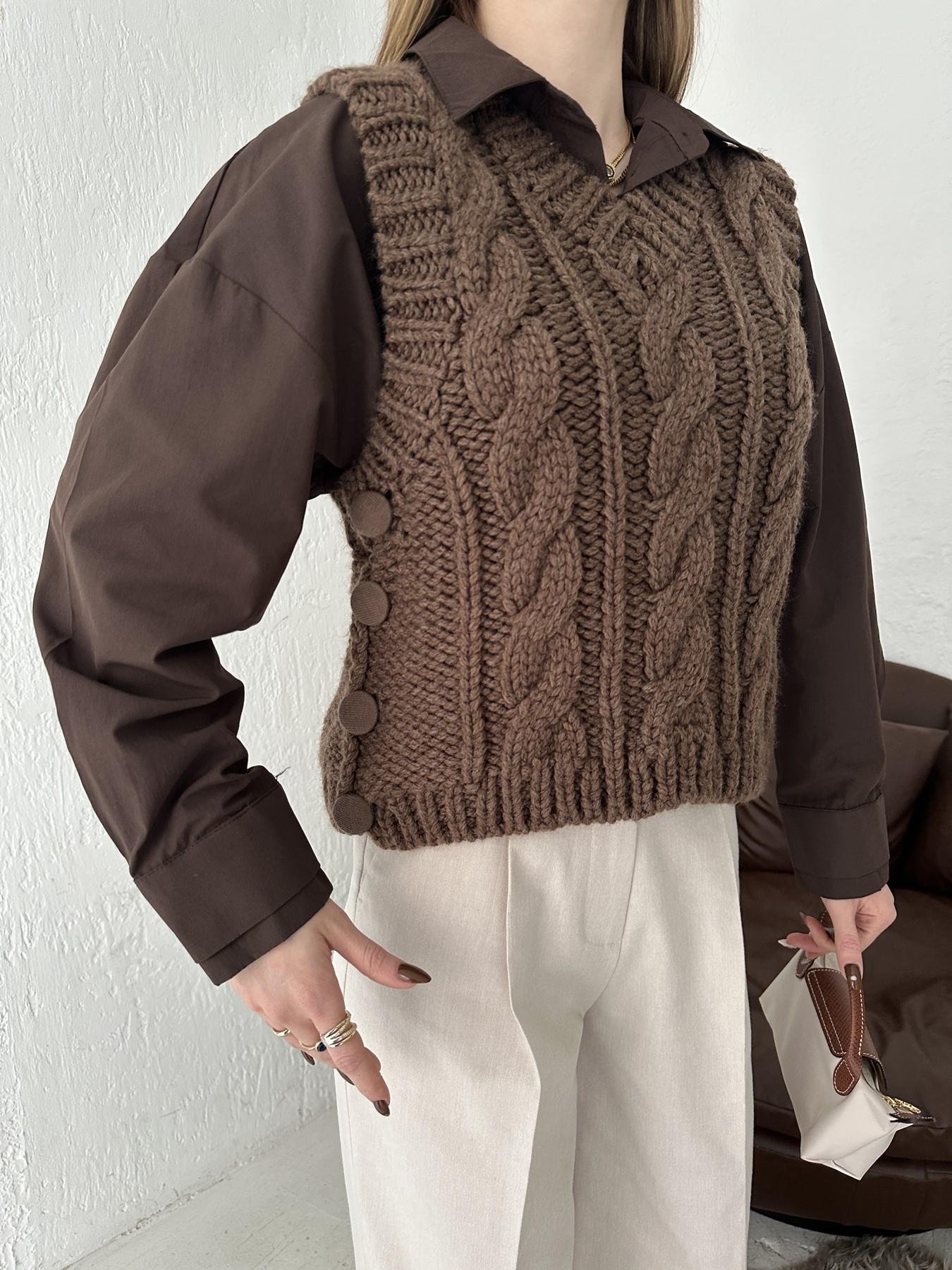 V Yaka Saç Örgü Süveter Kahve