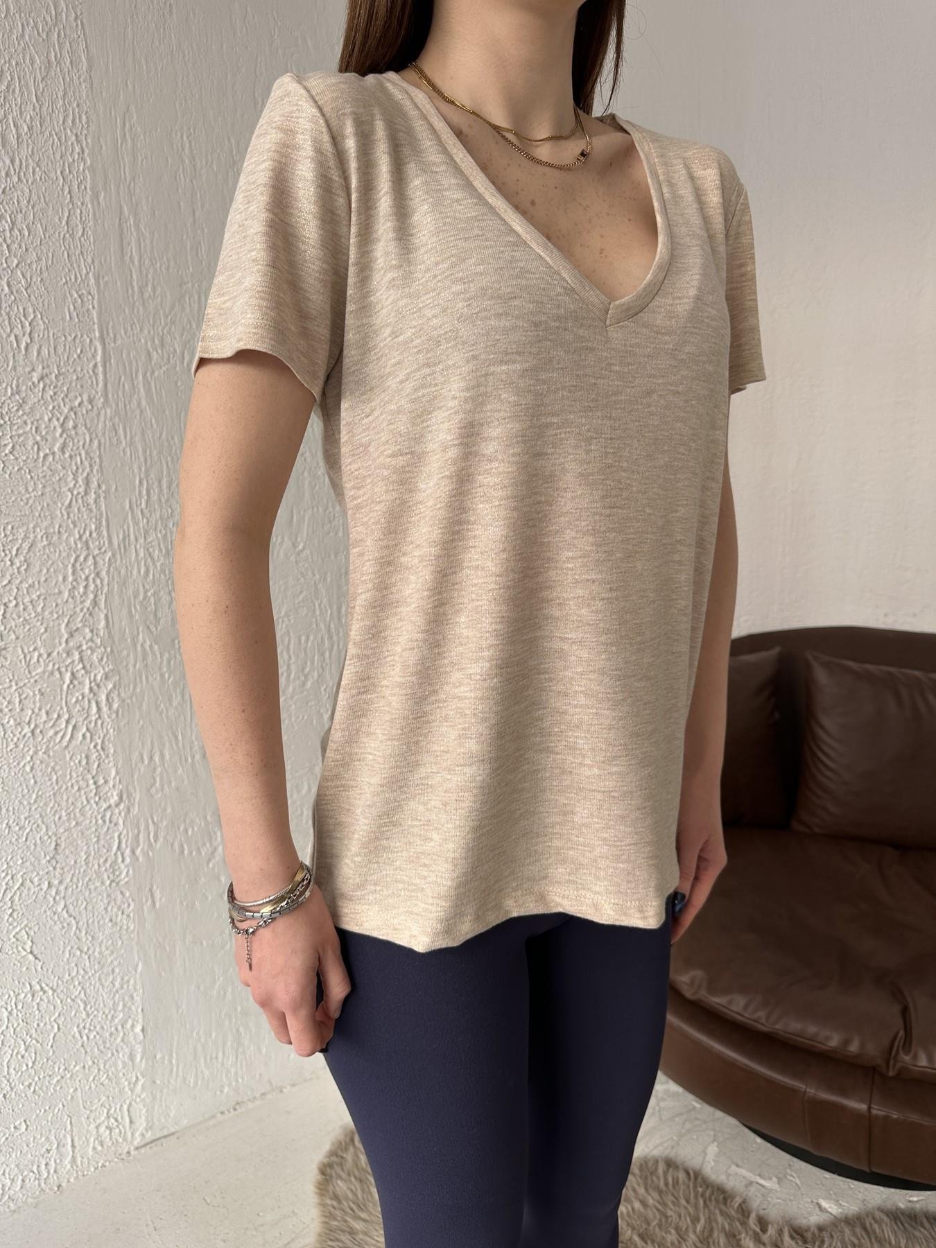 V Yaka Simli Tişört BEJ