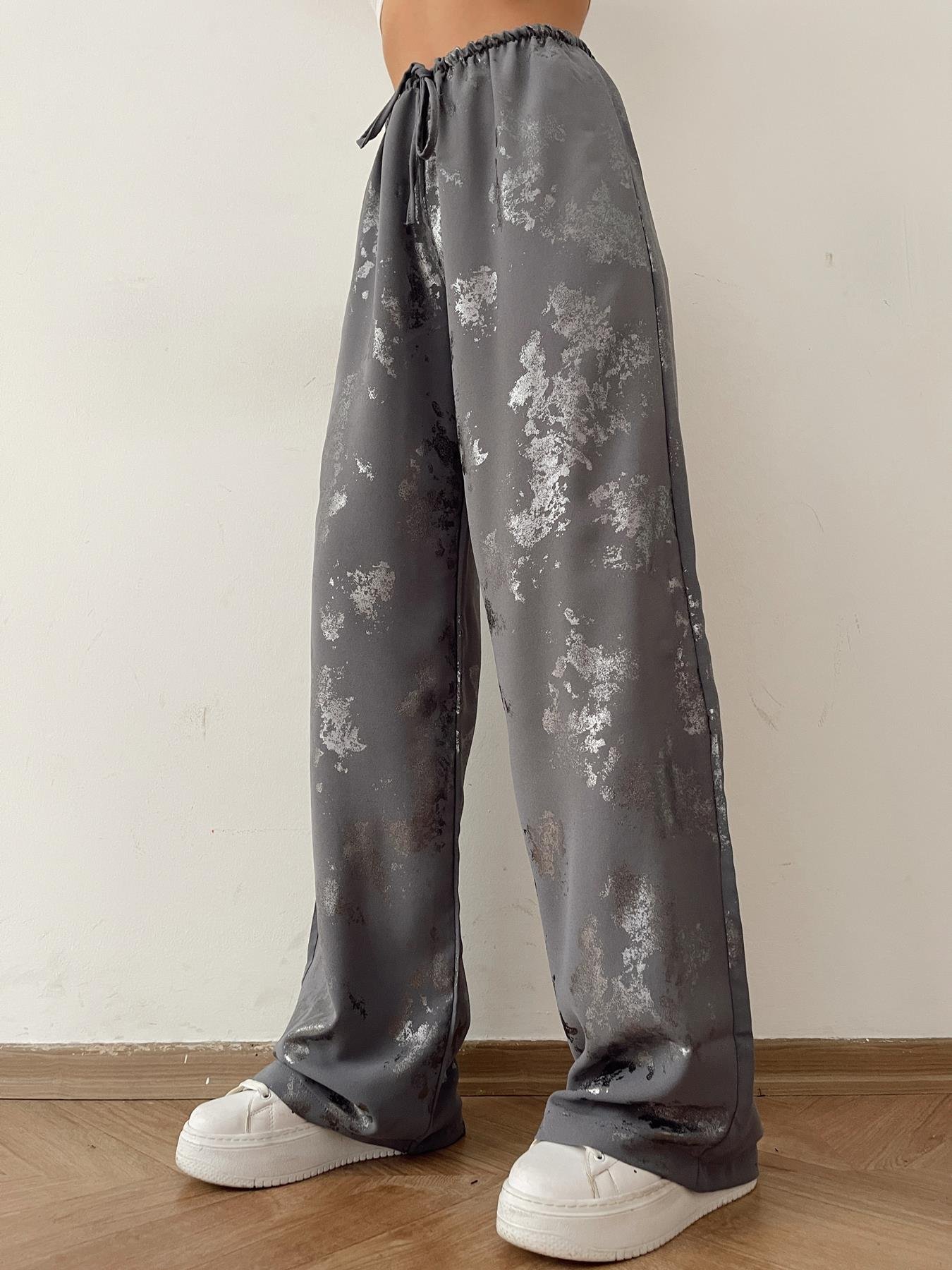 Varak Baskı Lastikli Pantolon GRİ