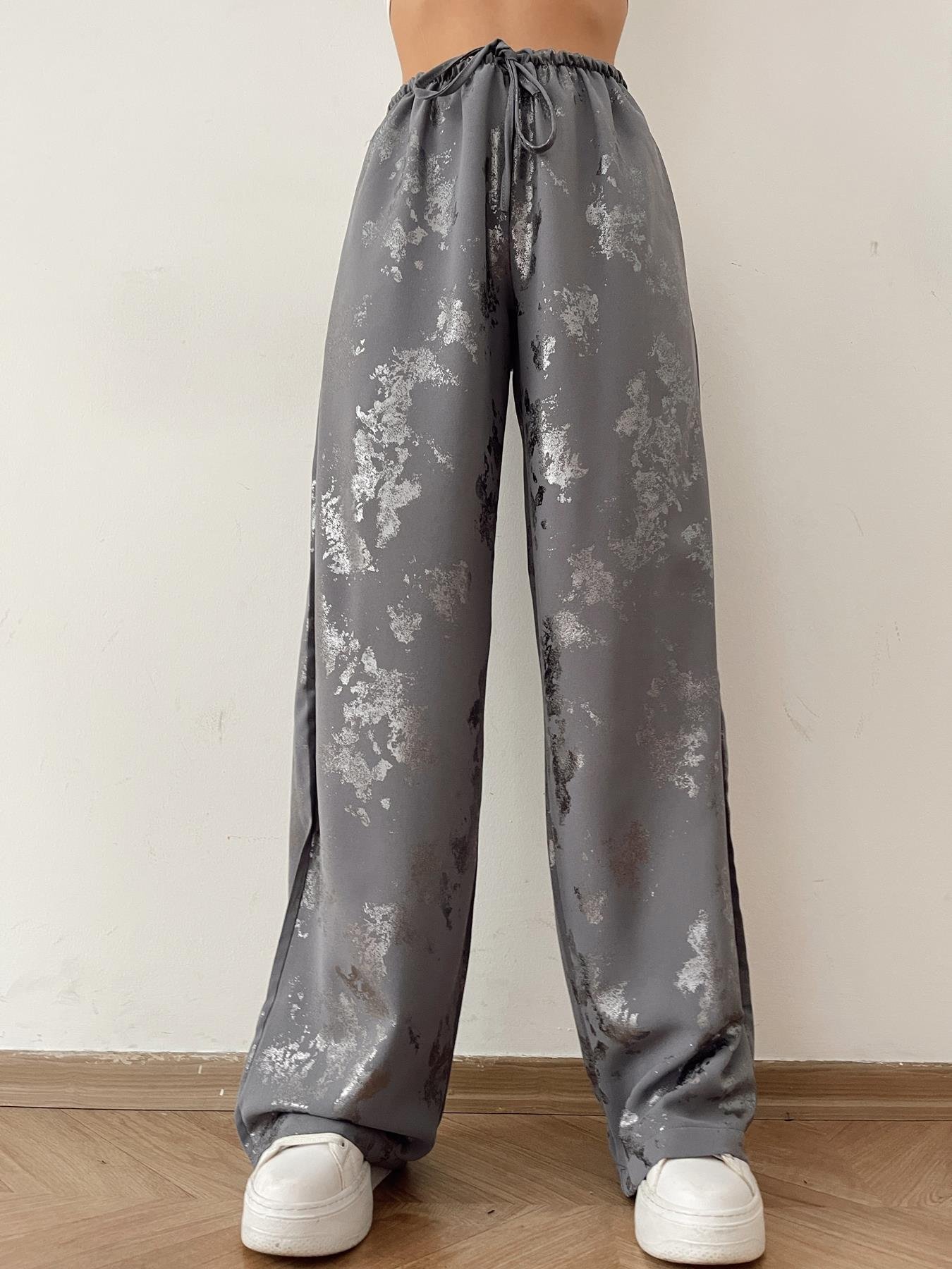 Varak Baskı Lastikli Pantolon GRİ