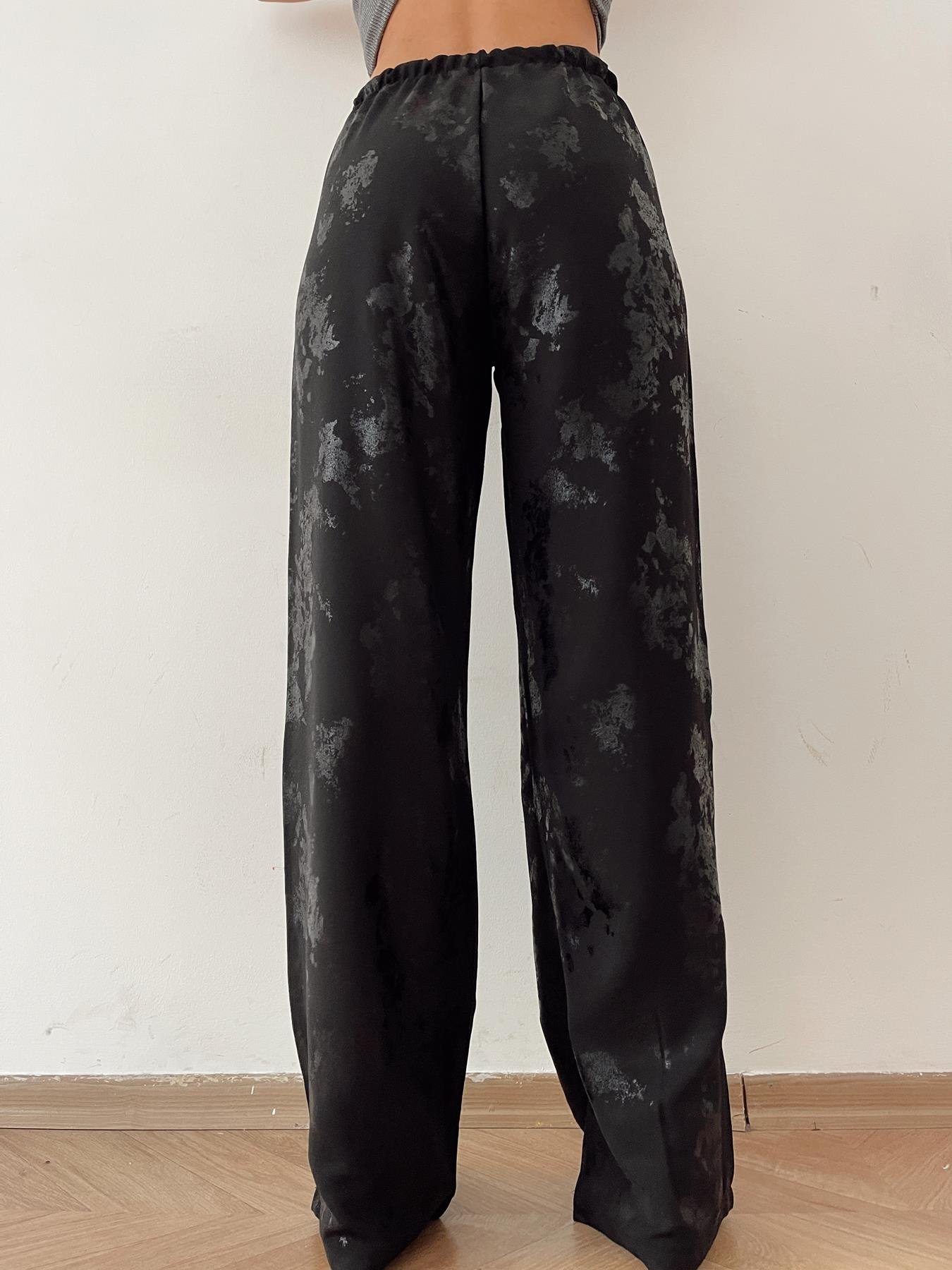 Varak Baskı Lastikli Pantolon SİYAH