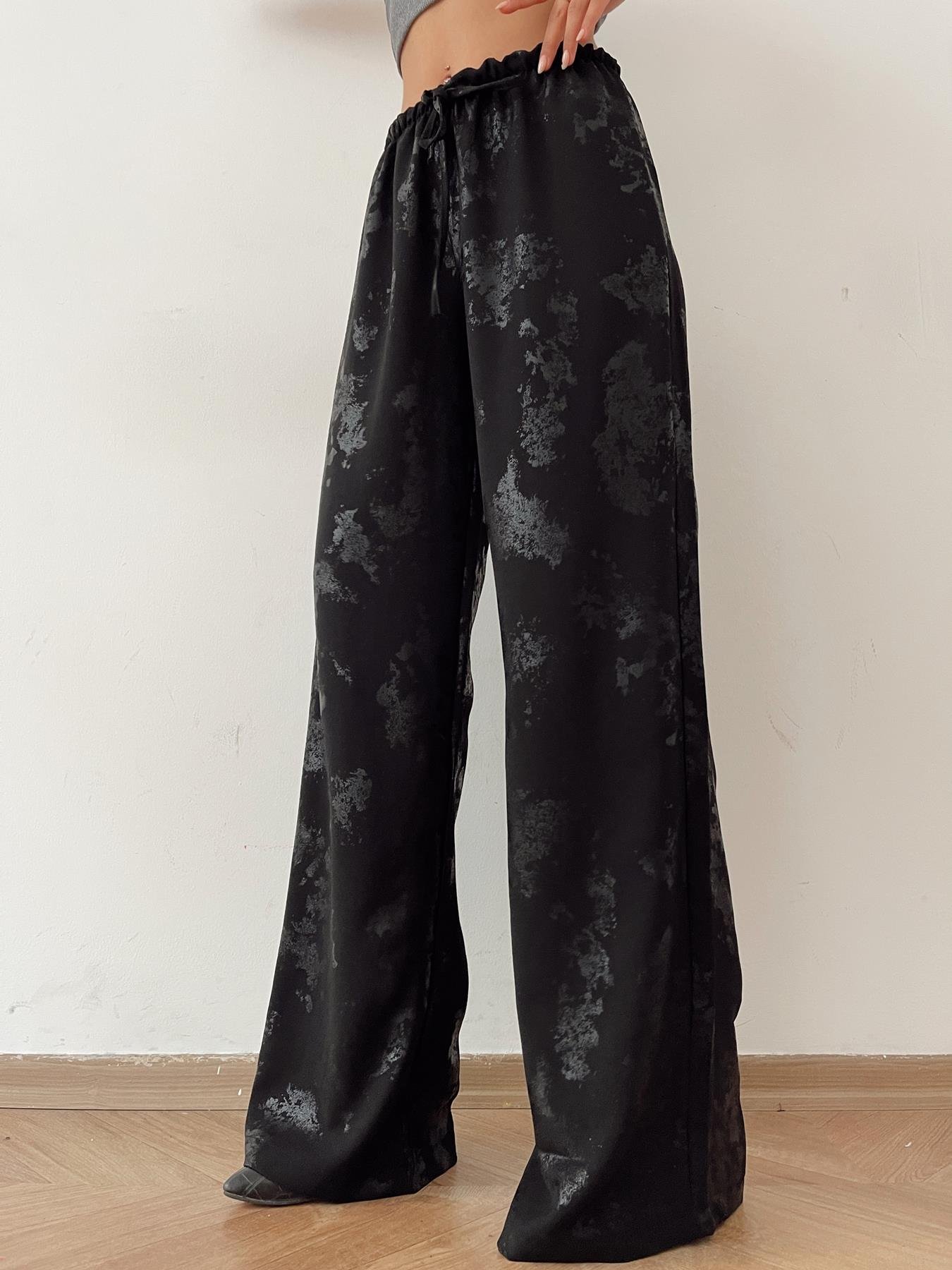 Varak Baskı Lastikli Pantolon SİYAH