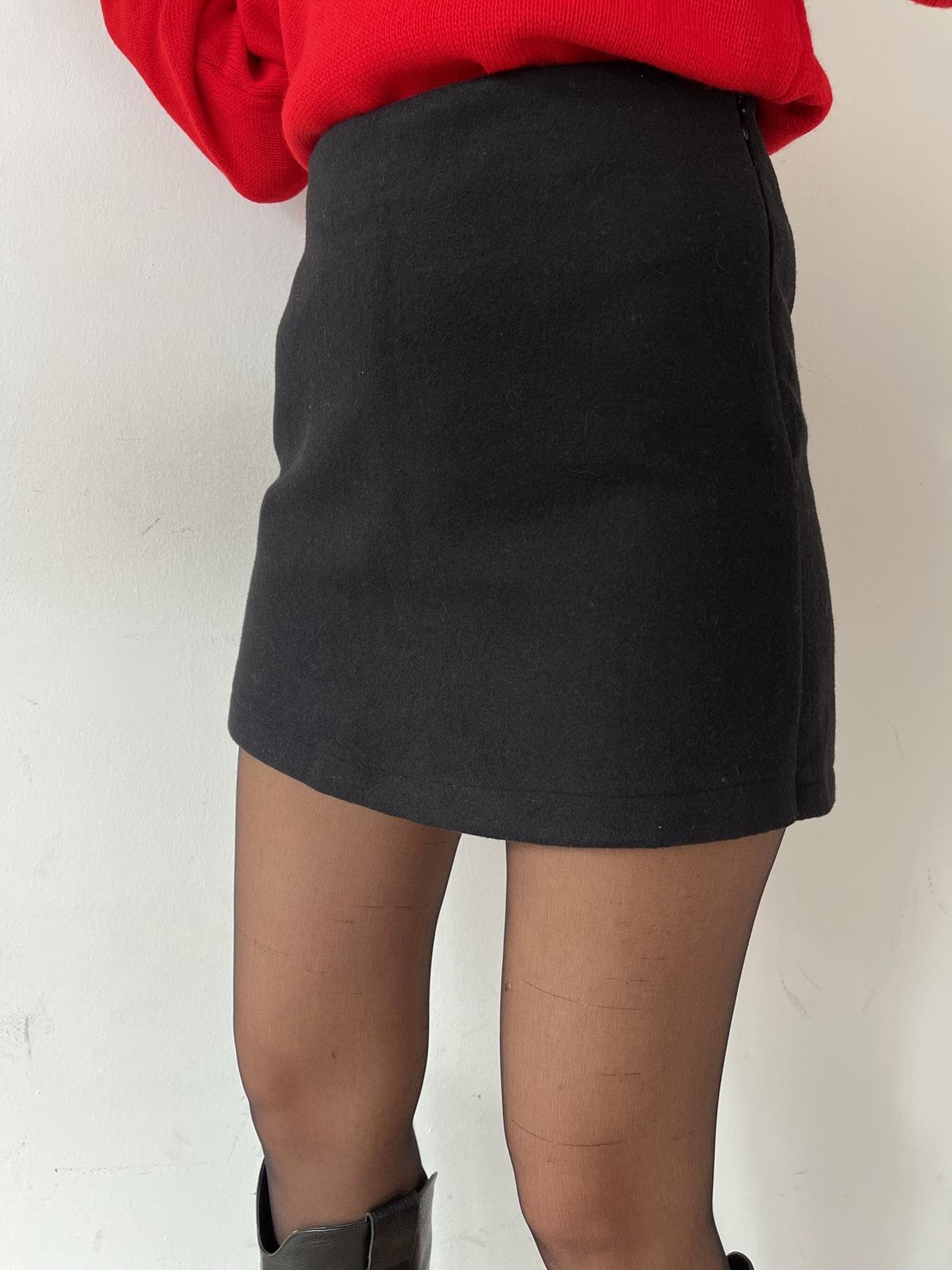 Yandan Fermuarlı Kaşe Şort Etek SİYAH