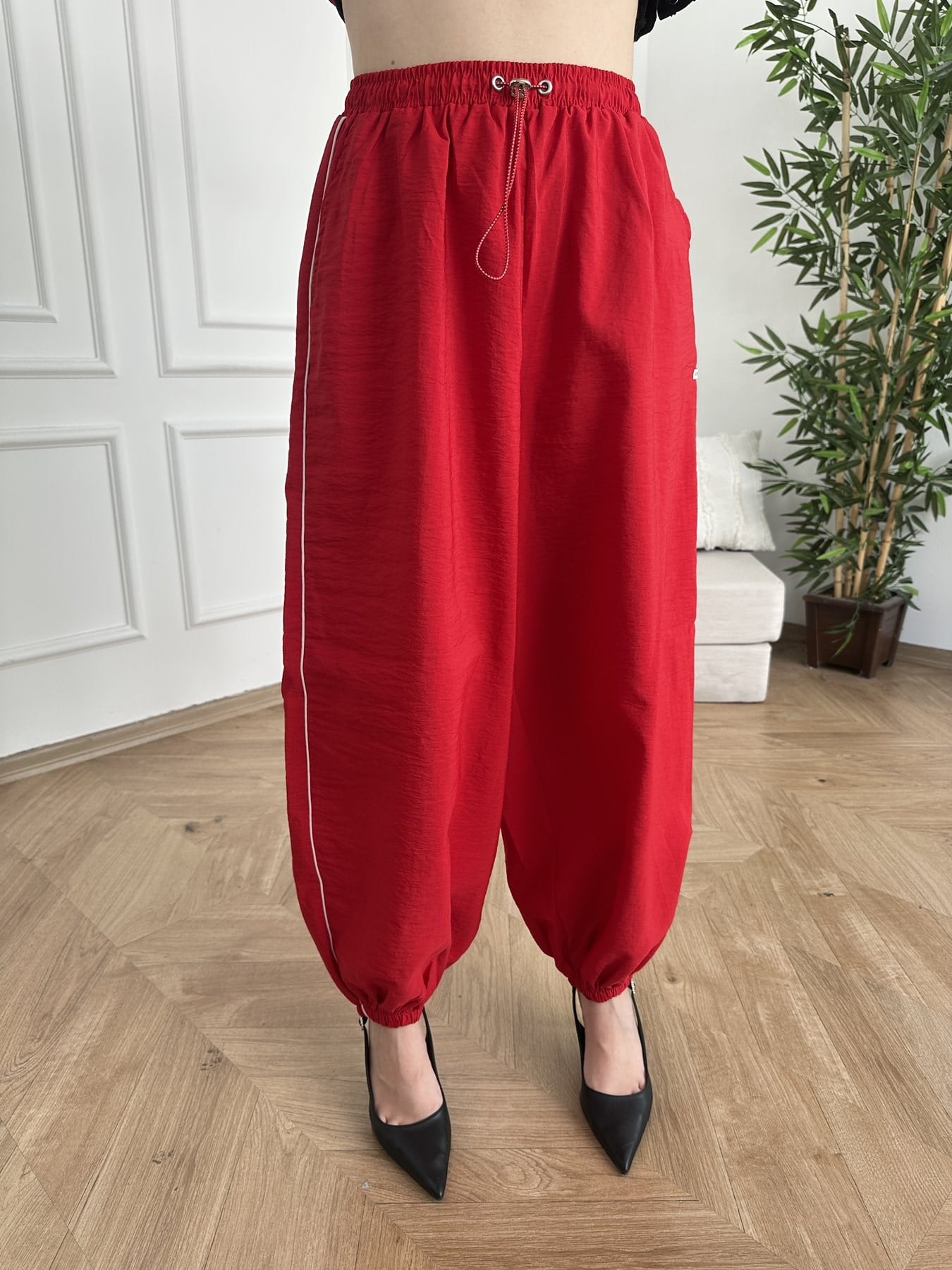 Yanı Şeritli Paraşüt Pantolon Kırmızı