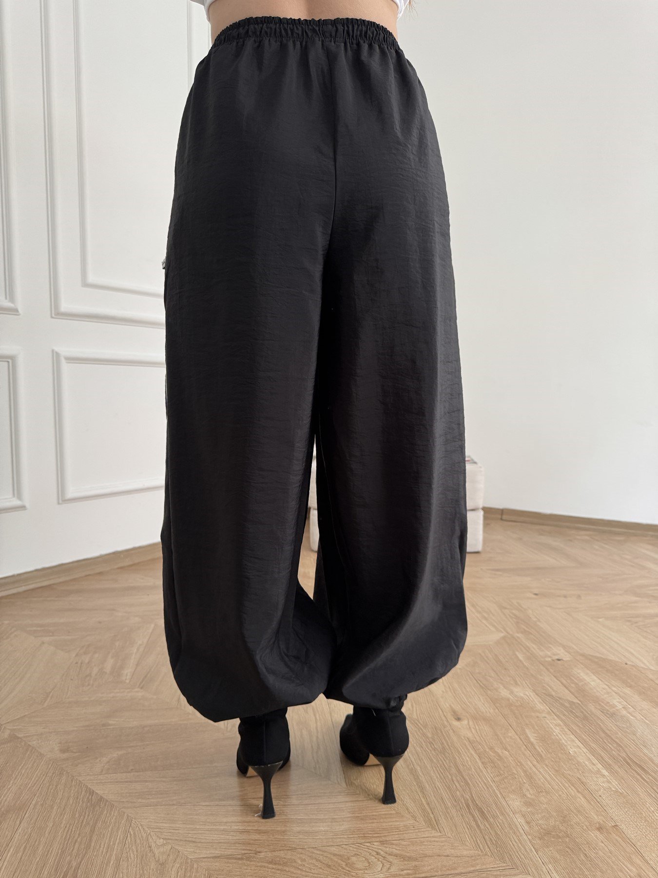 Yanı Şeritli Paraşüt Pantolon Siyah