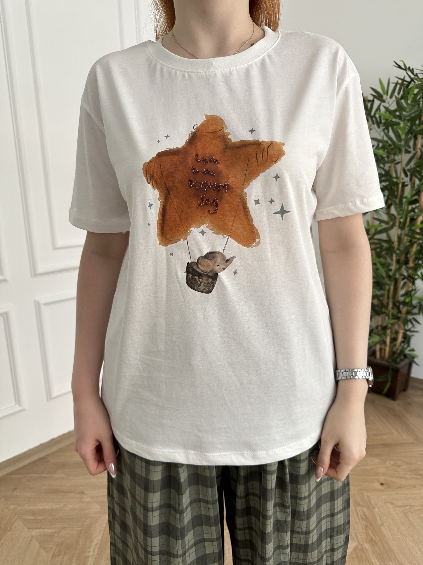 Yıldızlı Fil Baskılı T-shirt Ekru