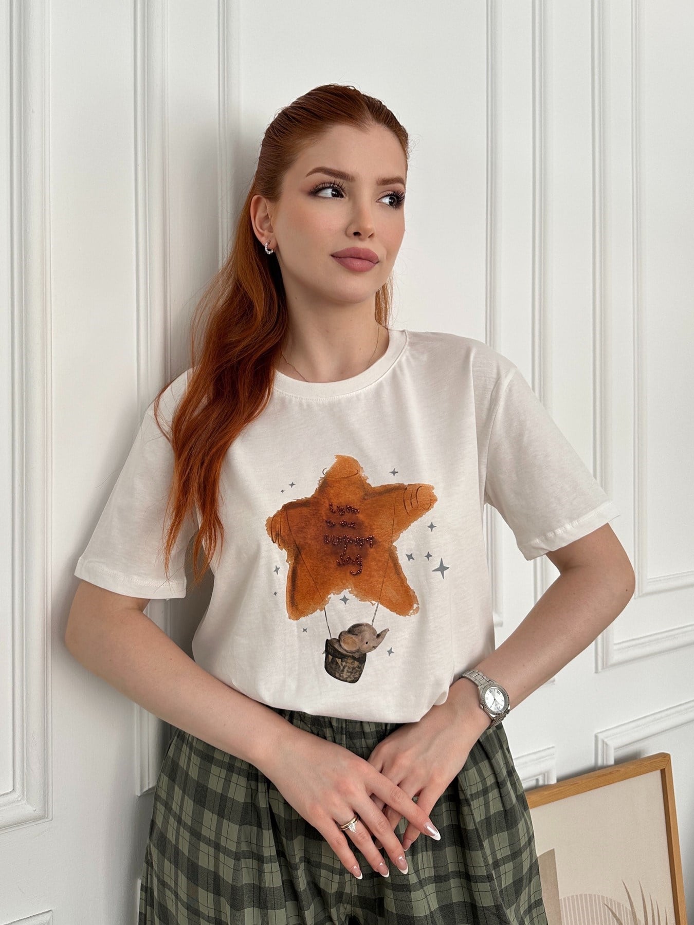 Yıldızlı Fil Baskılı T-shirt Ekru