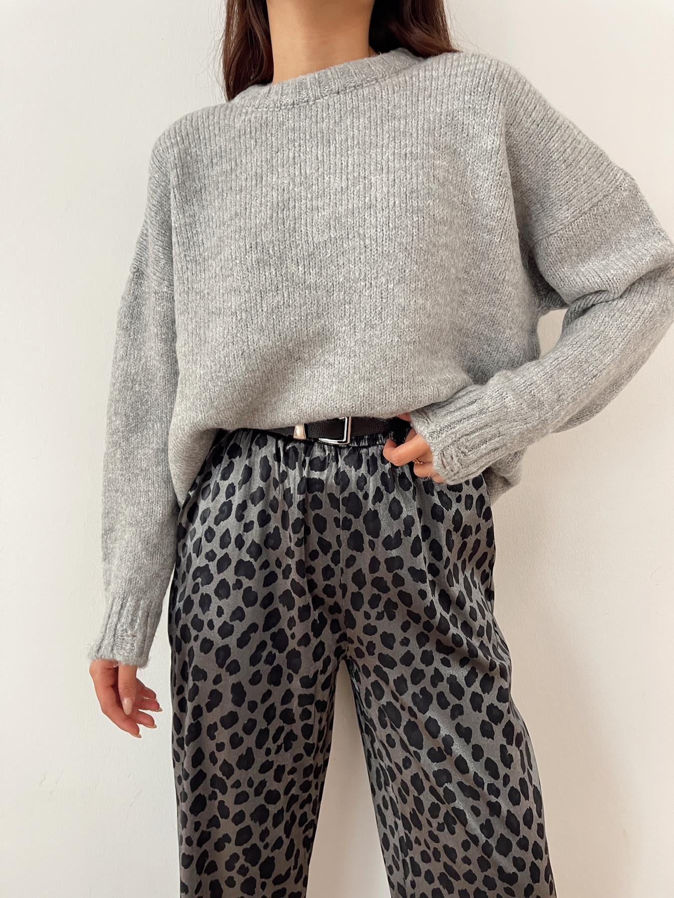 Yırtık Detaylı Triko Kazak GRİ