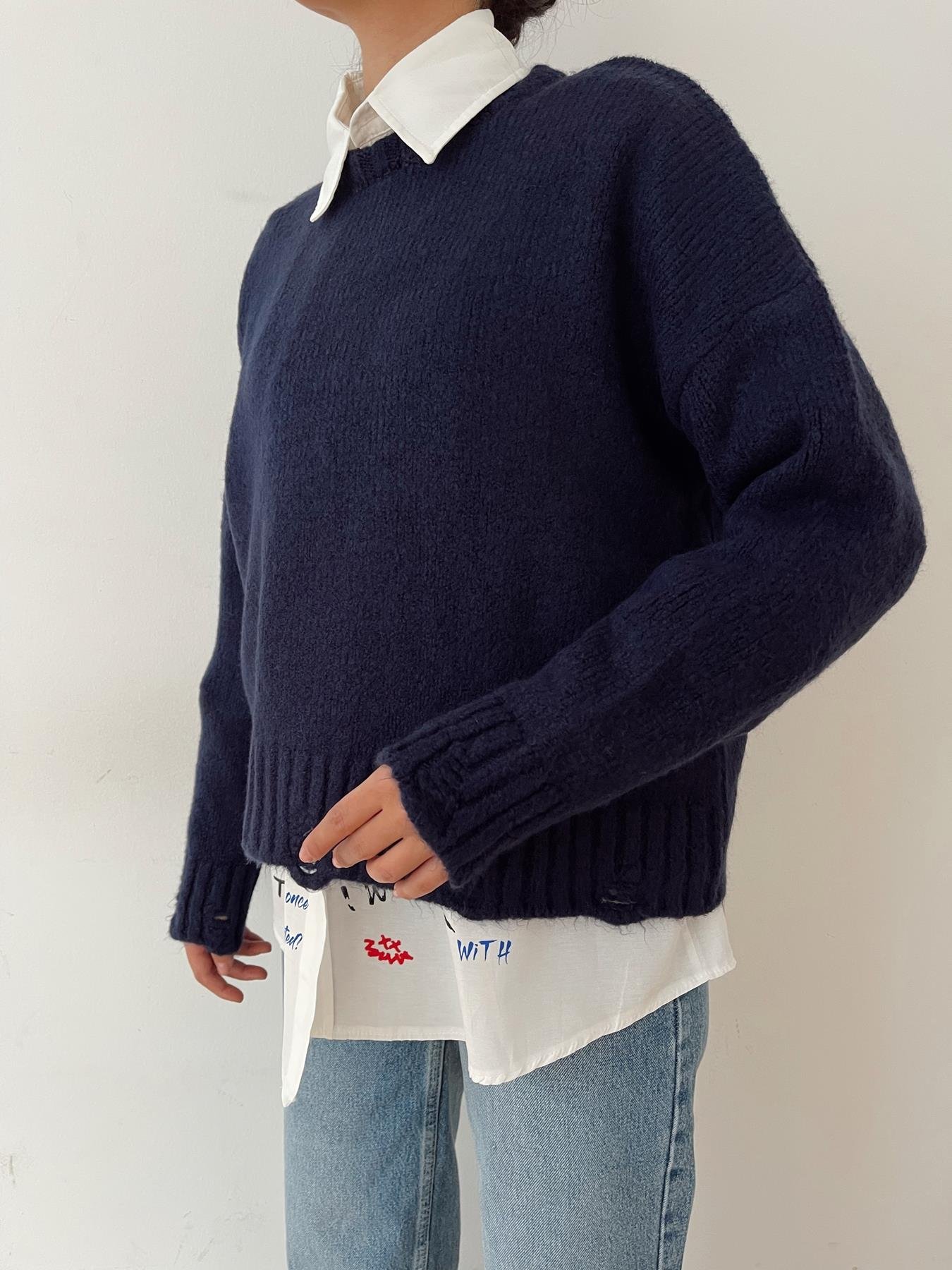 Yırtık Detaylı Triko Kazak LACİVERT