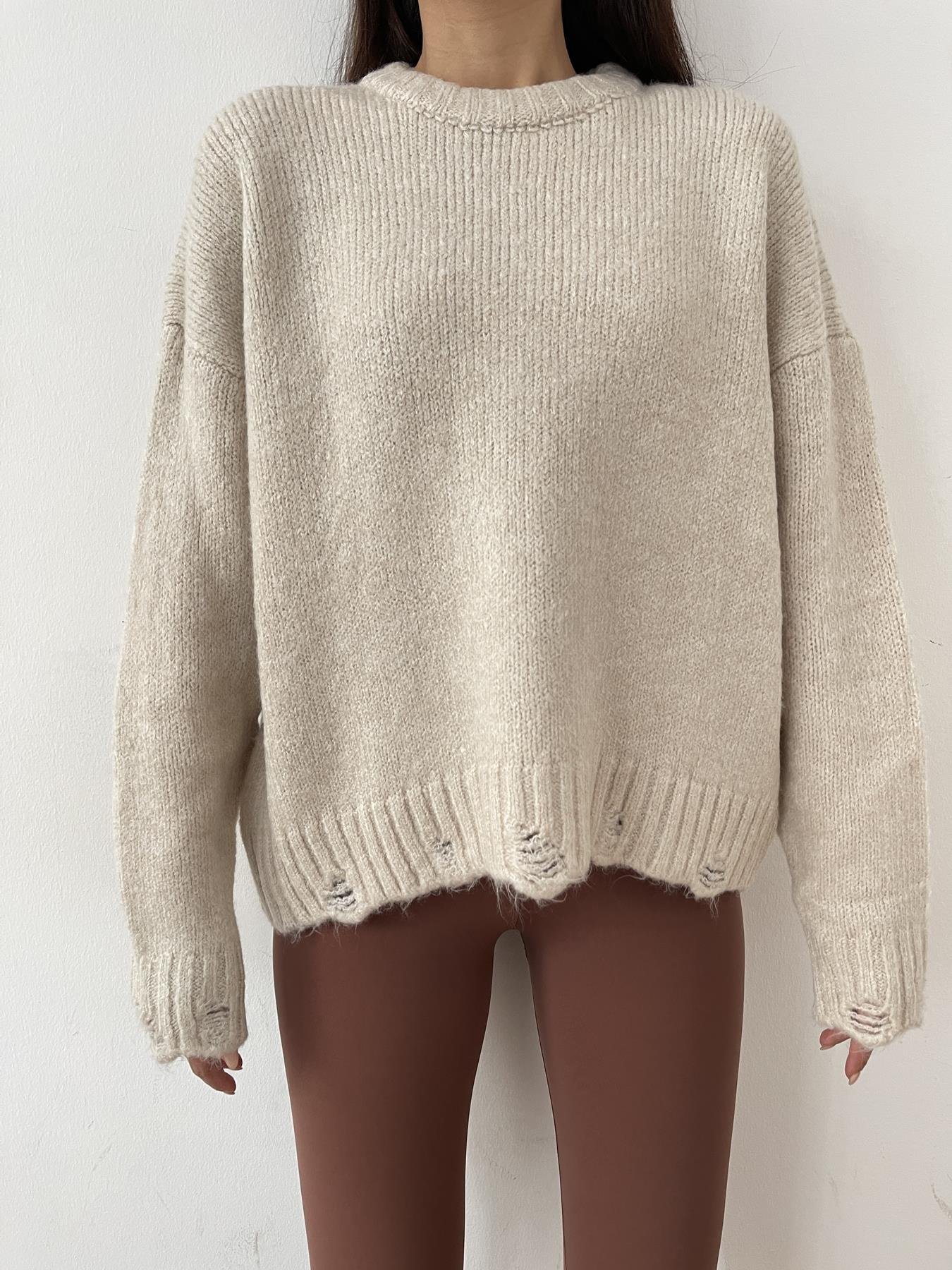 Yırtık Detaylı Triko Kazak TAŞ