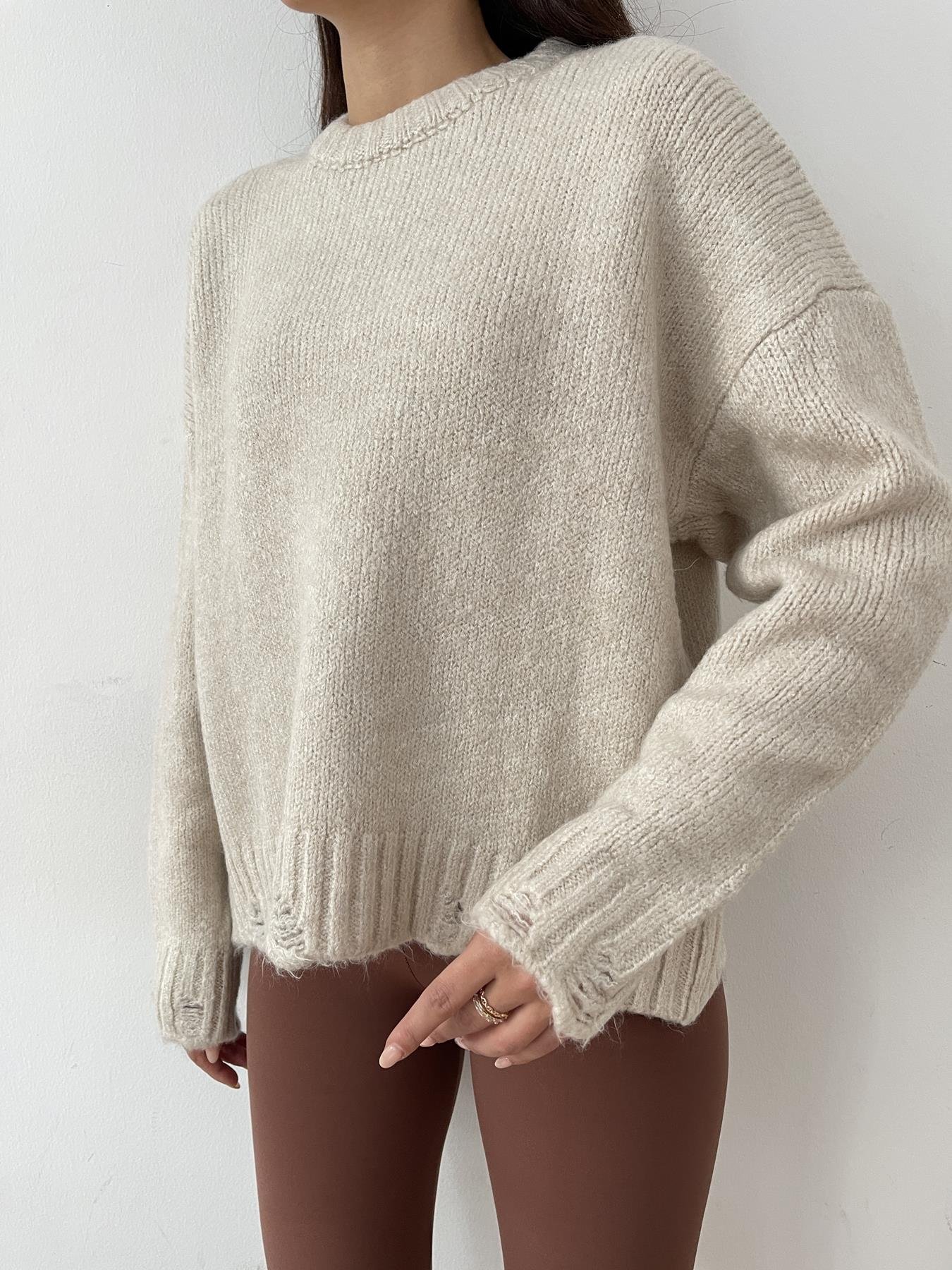 Yırtık Detaylı Triko Kazak TAŞ