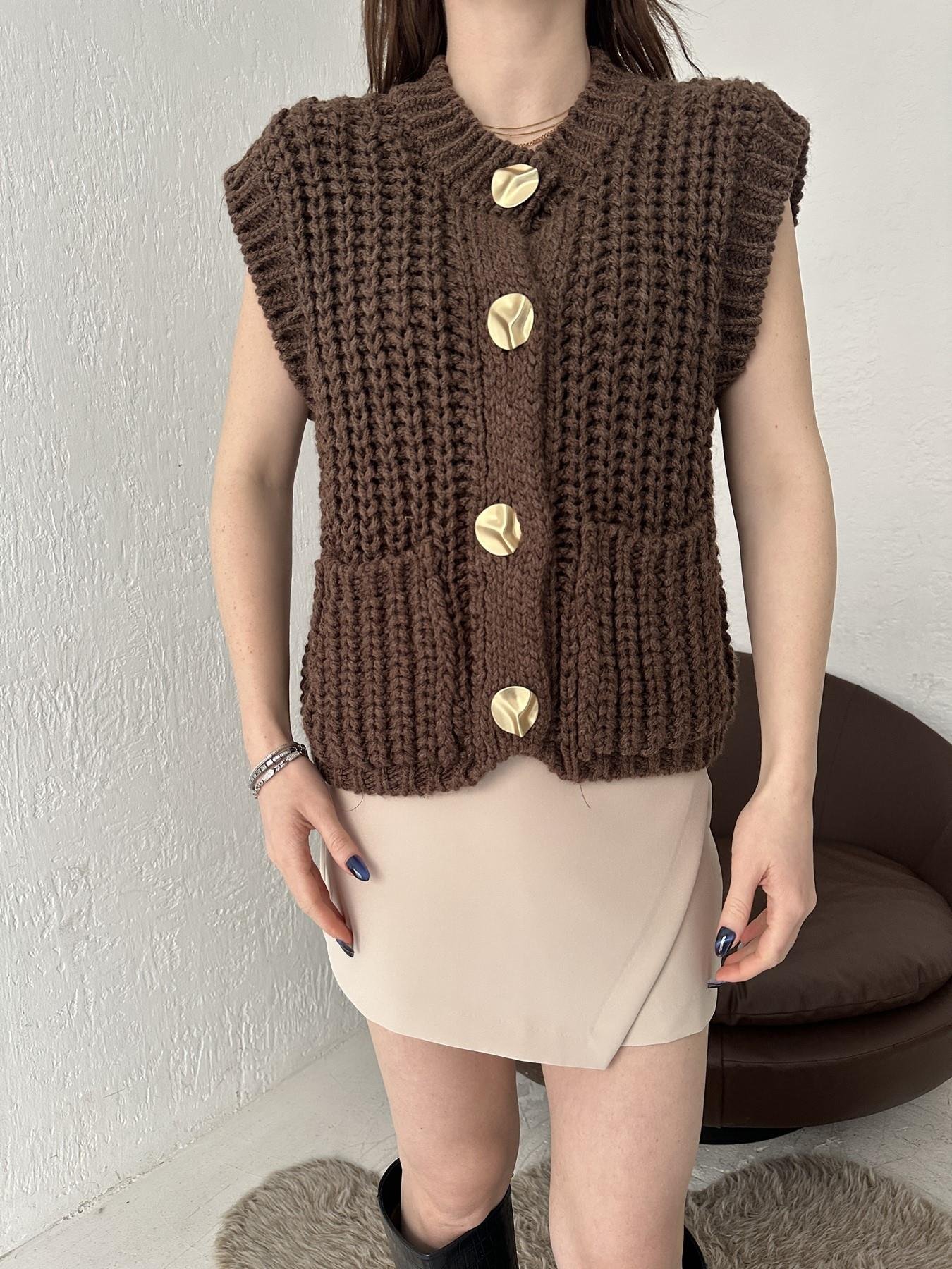 Yumuşak Dokulu Düğme Detay Süveter KAHVE