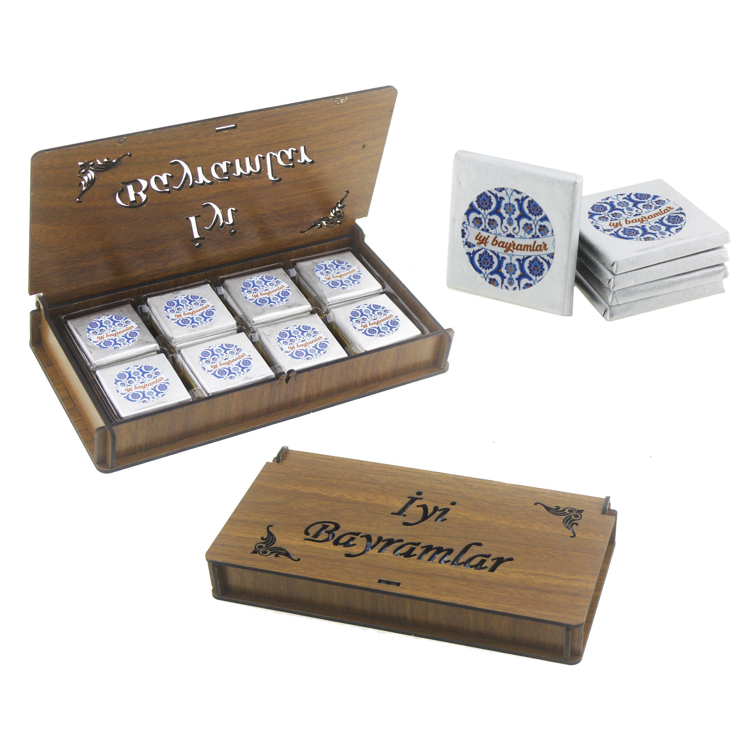 24 Adet Madlen Çikolata İyi Bayramlar Ahşap Kutuda