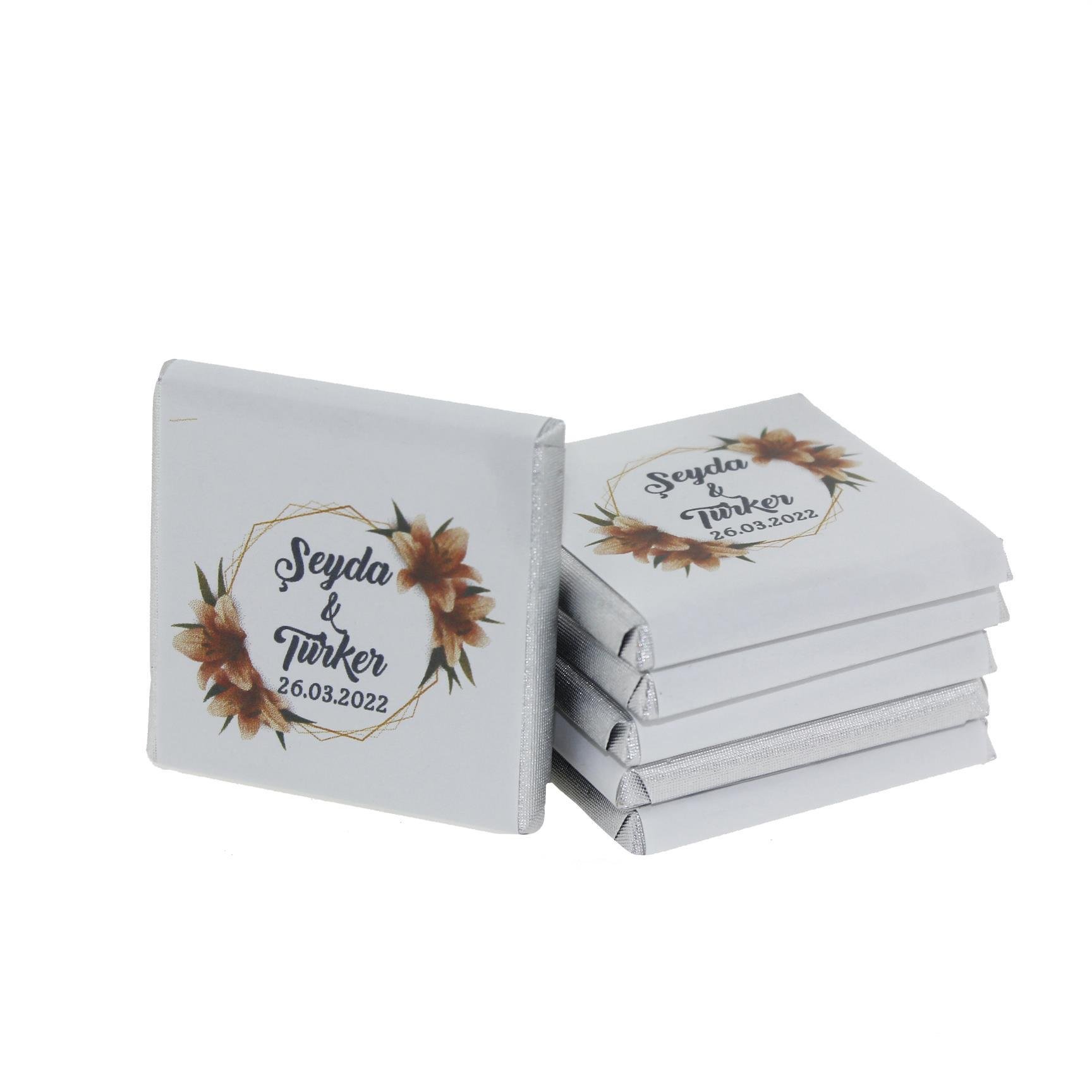 30 Adet Madlen Çikolata Zambak Çiçekli Silindir Kutuda Söz Nişan