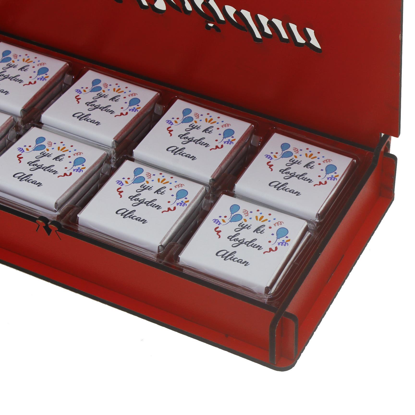 Ahşap Kutuda 24 Adet Çikolata İsme Özel İyi ki Doğdun Doğumgünü