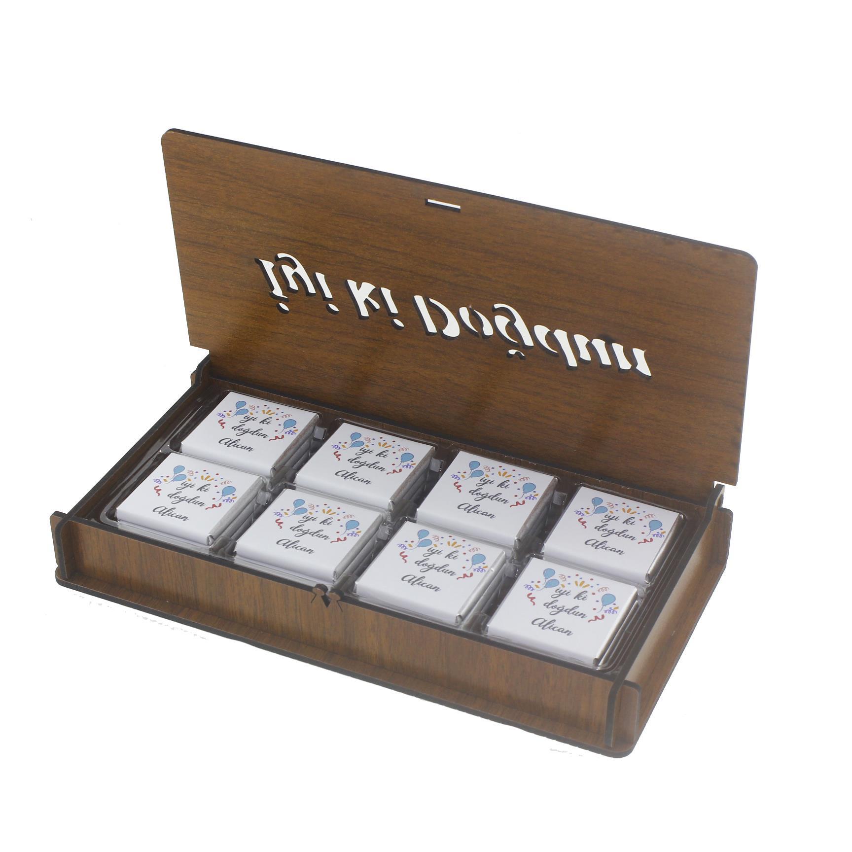 Ahşap Kutuda 24 Adet Çikolata İsme Özel İyi ki Doğdun Doğumgünü