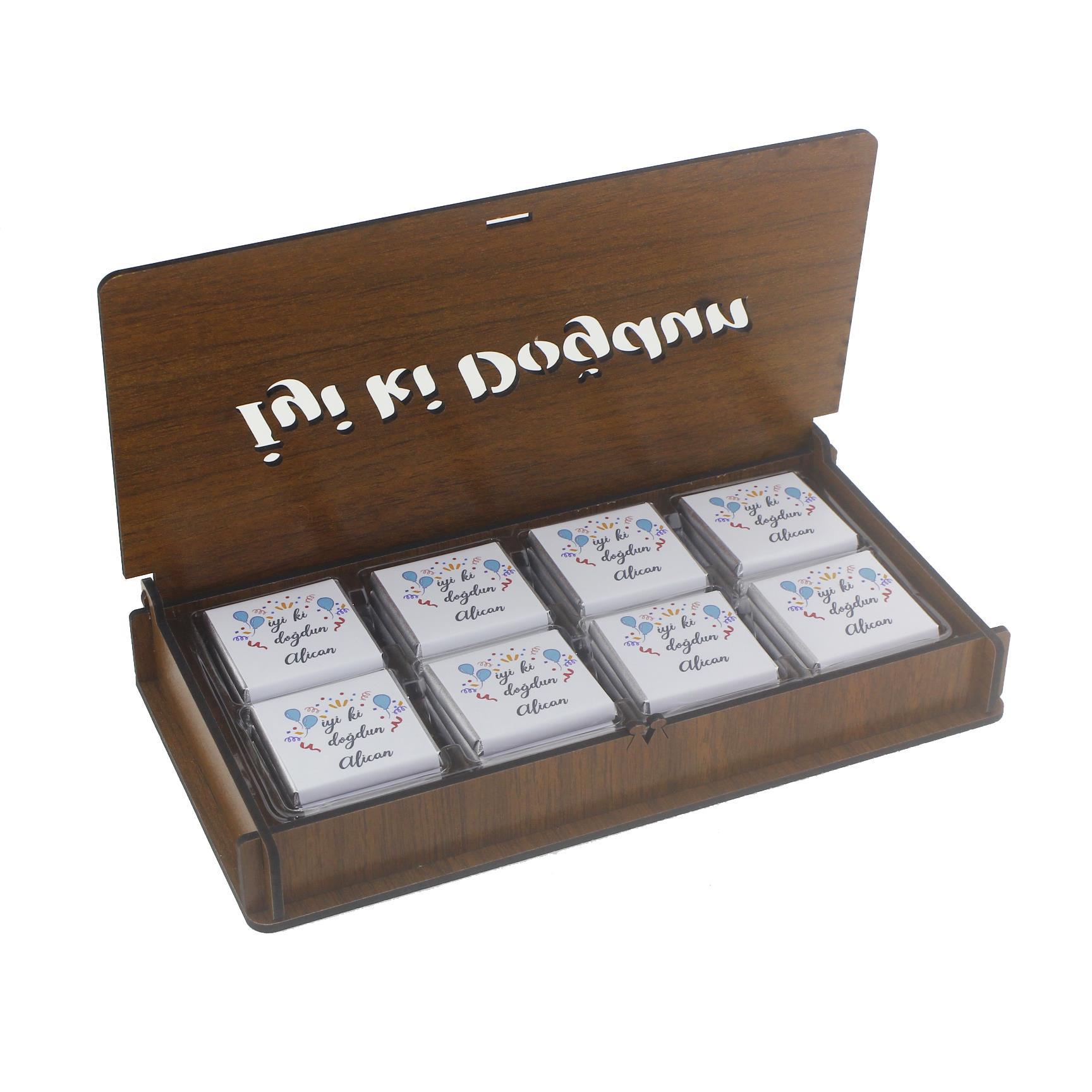 Ahşap Kutuda 24 Adet Çikolata İsme Özel İyi ki Doğdun Doğumgünü