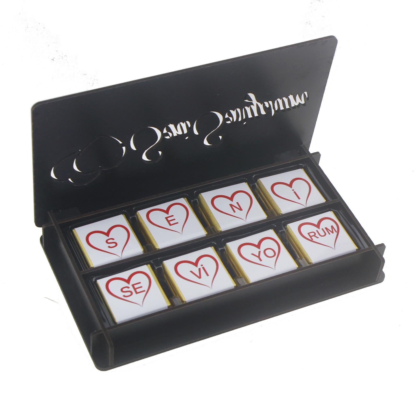 Siyah Kutuda İsme Özel 24 Adet Madlen Çikolata Sevgiliye