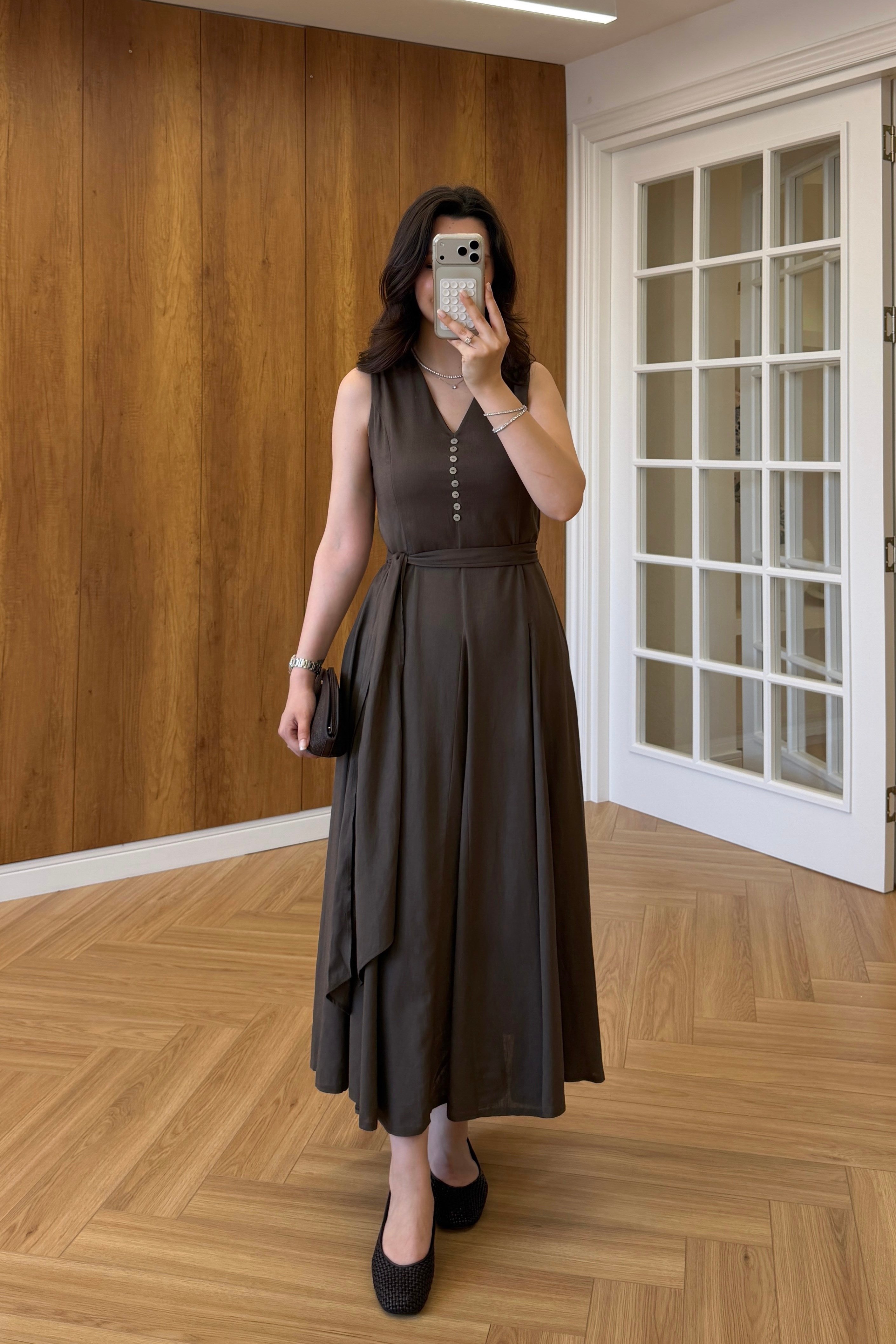  MABEL V YAKA KETEN ELBİSE - KAHVE