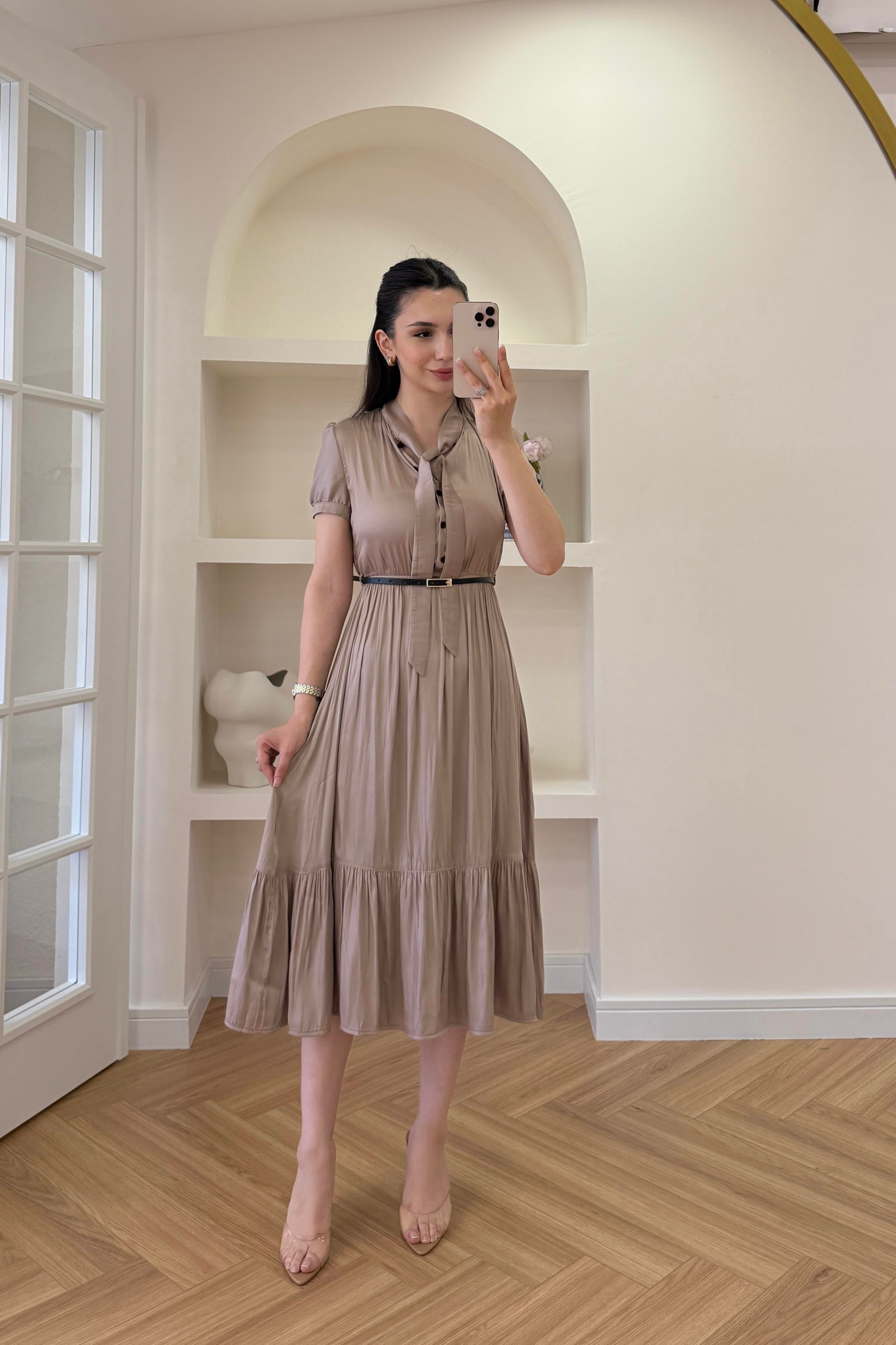 FULAR YAKA BELİ KEMERLİ ELBİSE - BEJ