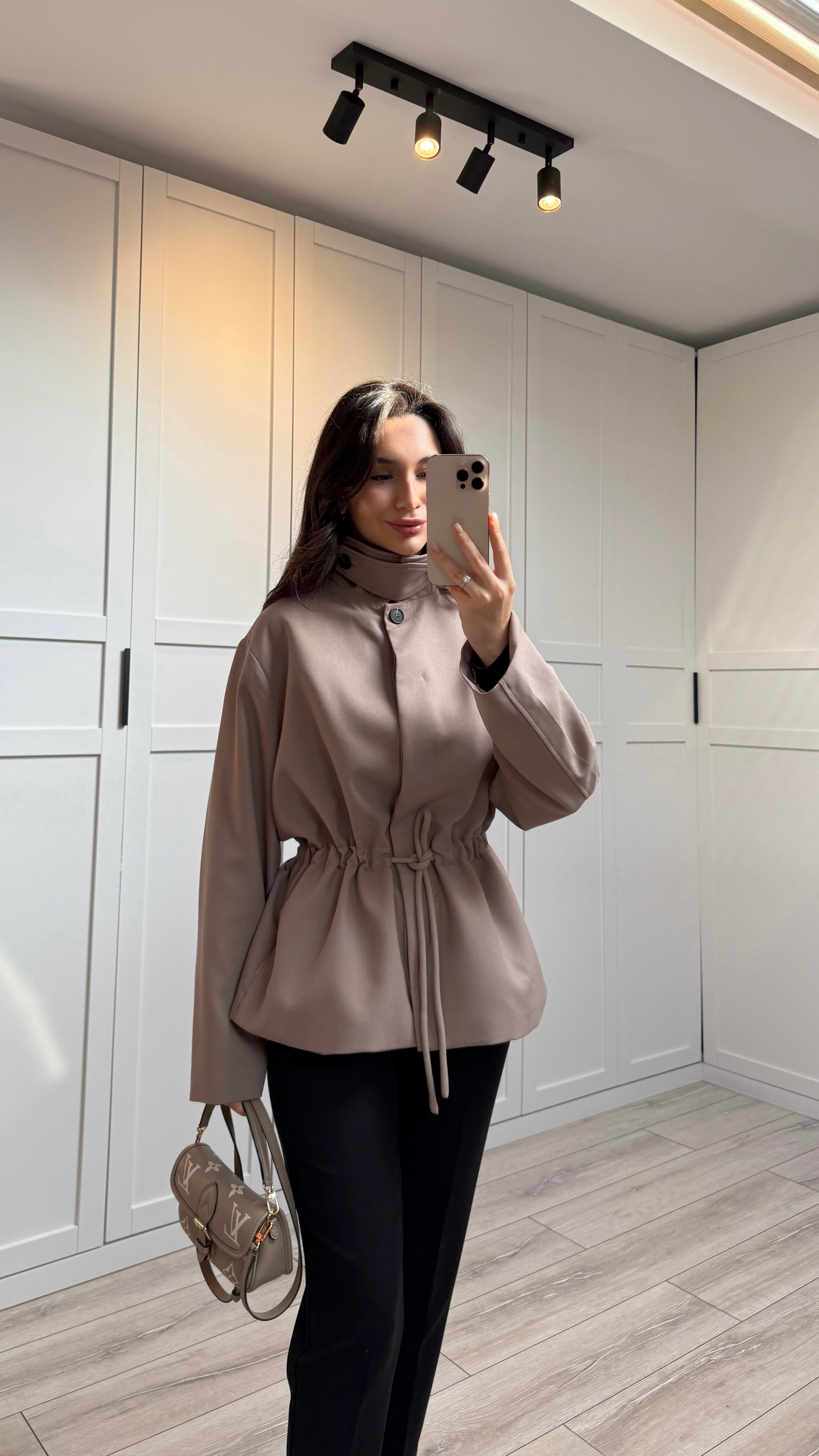 LEYA BELDEN BAĞLAMALI TRENÇKOT - TAŞ