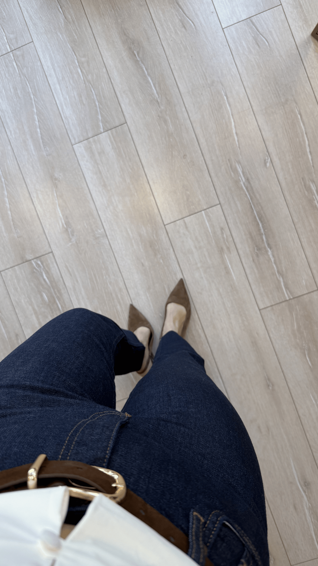 Kemerli Kesik Paça Straight Laci Jean