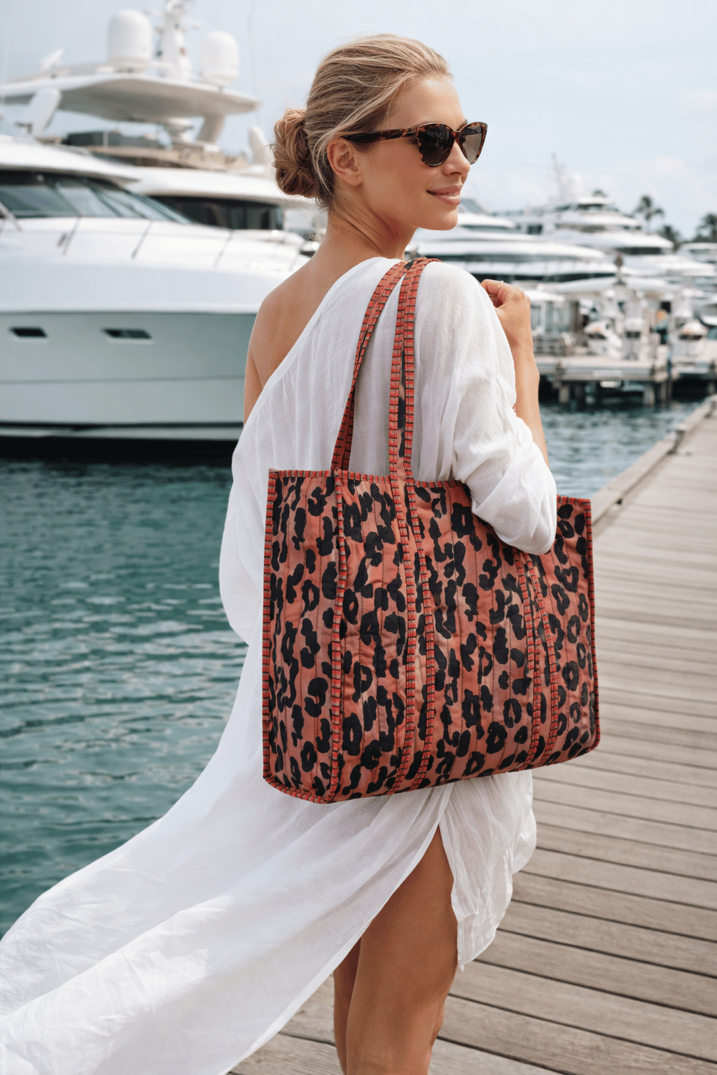 Patch Yama Desen Baskılı Kapitoneli Plaj Çantası, İçi Çizgili Baskılı Shopper Çanta, Pembe Plaj Çantası