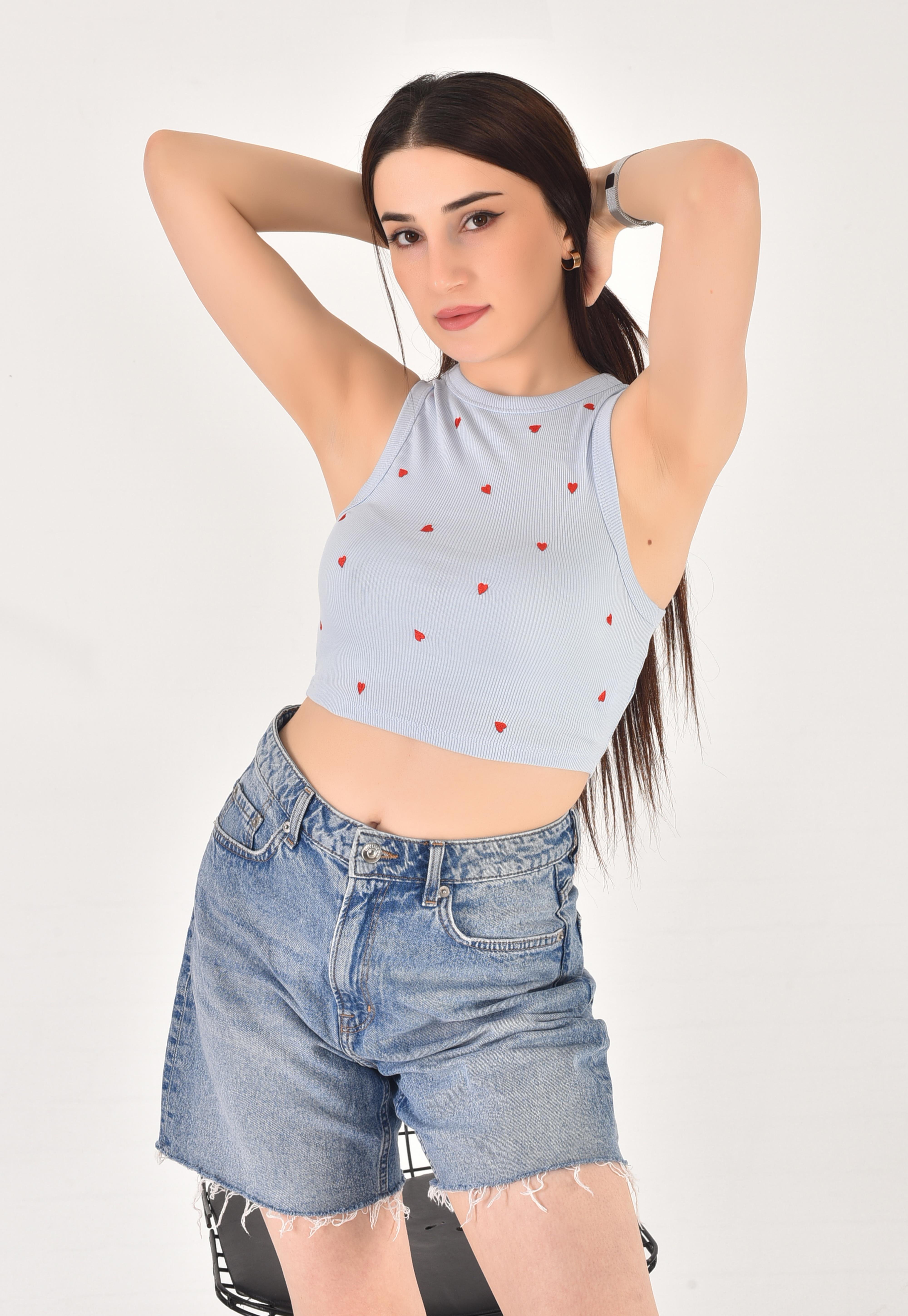 Kalp Motif Nakışlı Baskılı Halter Yaka Crop