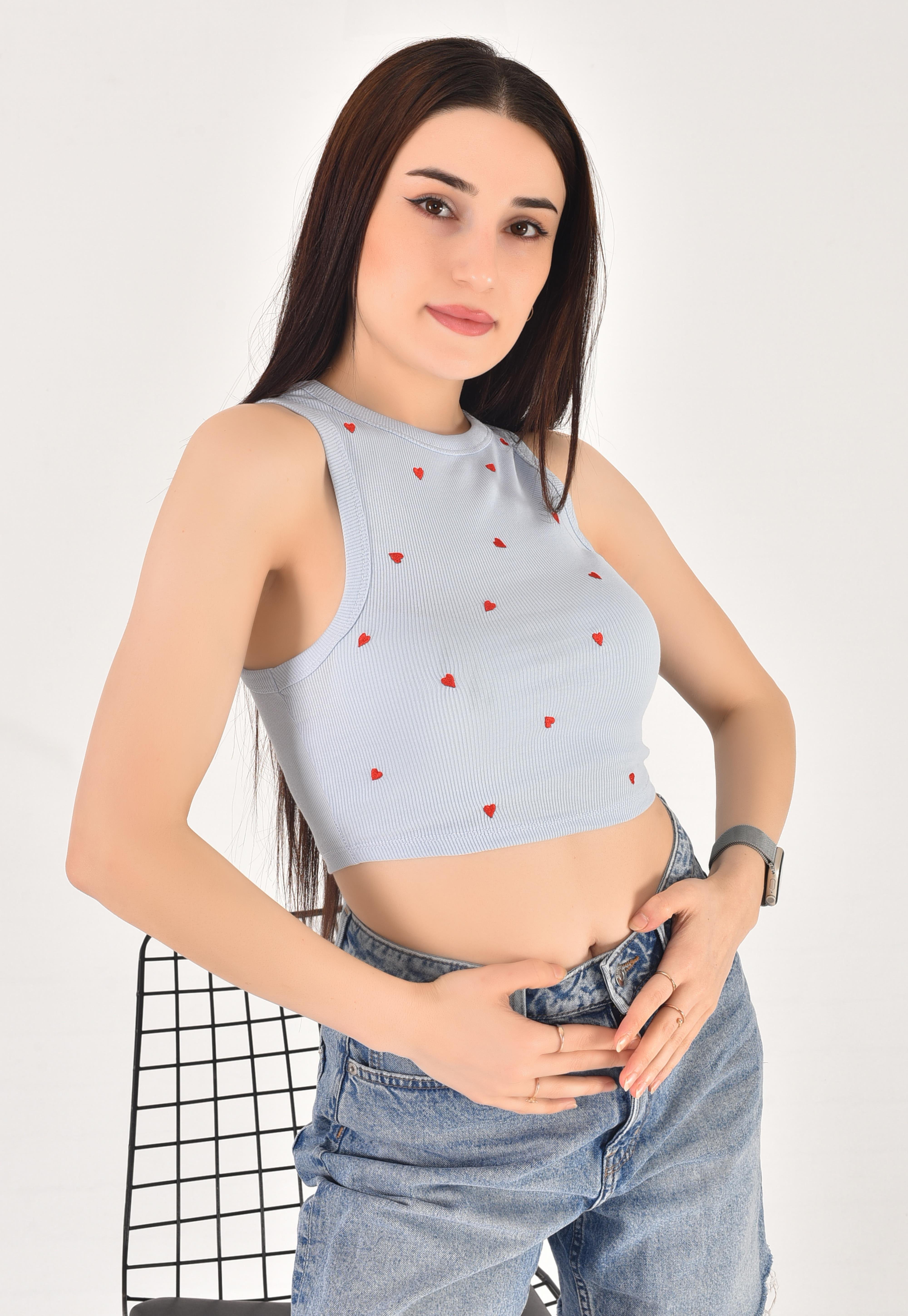 Kalp Motif Nakışlı Baskılı Halter Yaka Crop