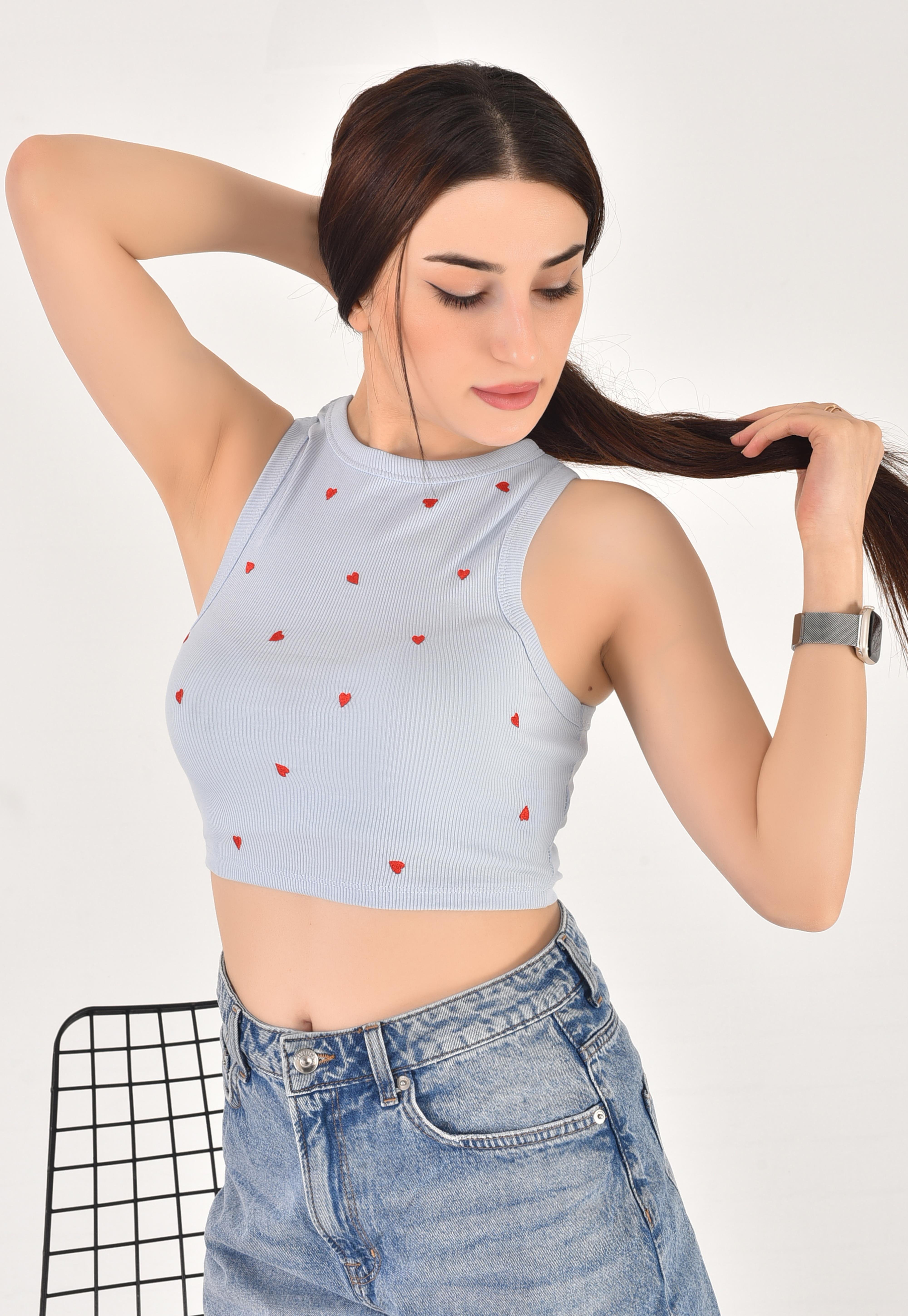 Kalp Motif Nakışlı Baskılı Halter Yaka Crop
