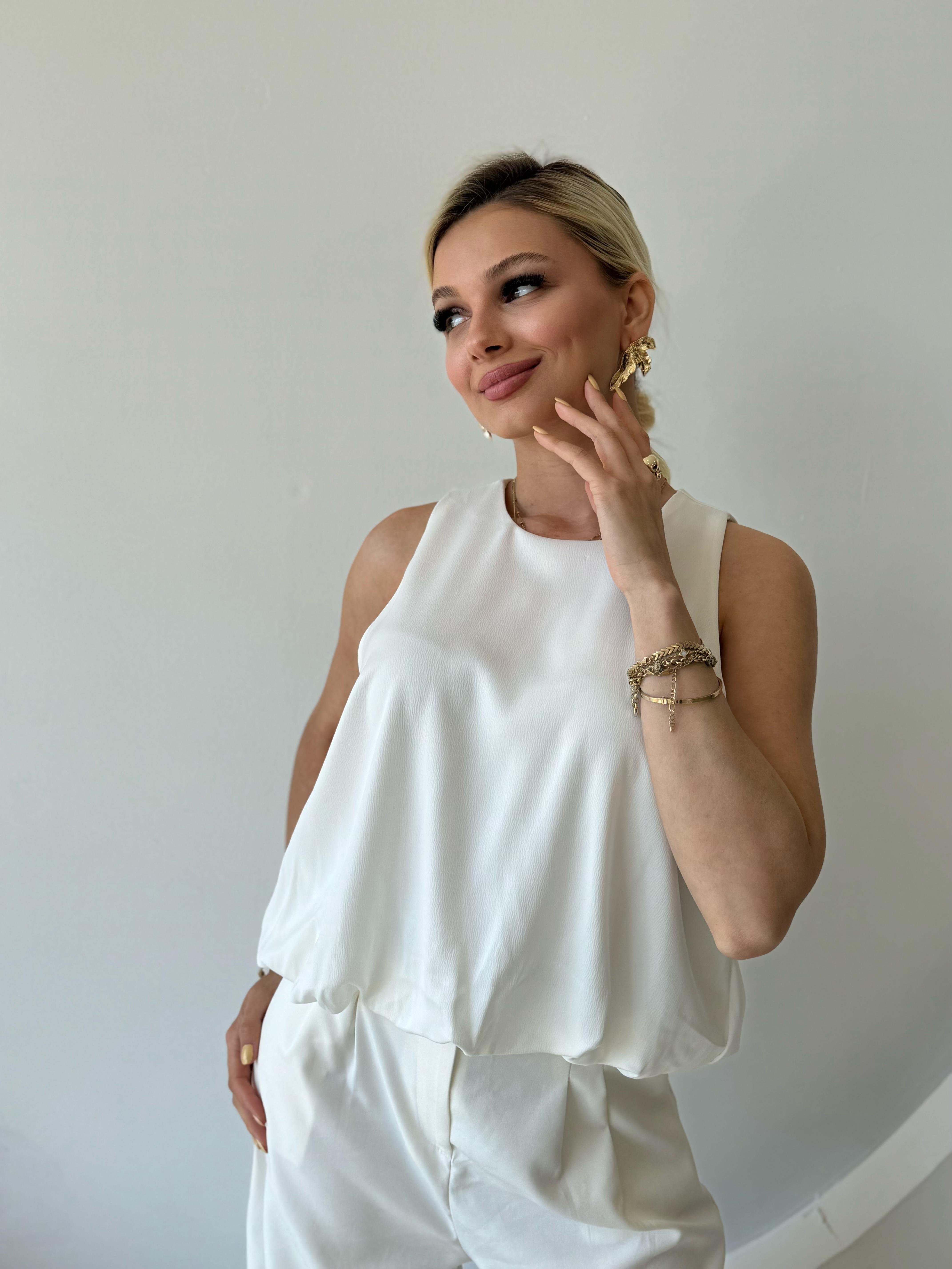 Kolsuz Bel Lastikli Bluz 