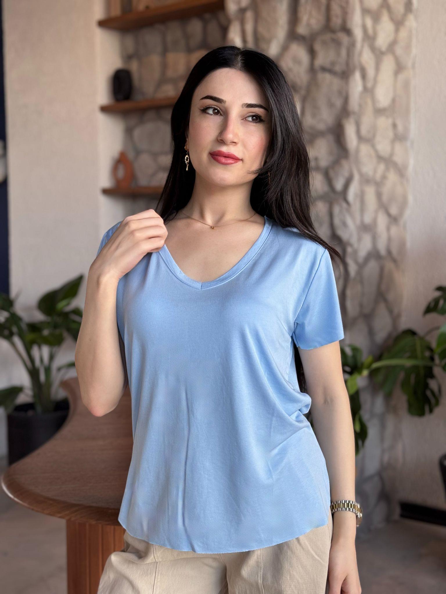 V Yaka Lazer Kesim Comfort T-Shirt