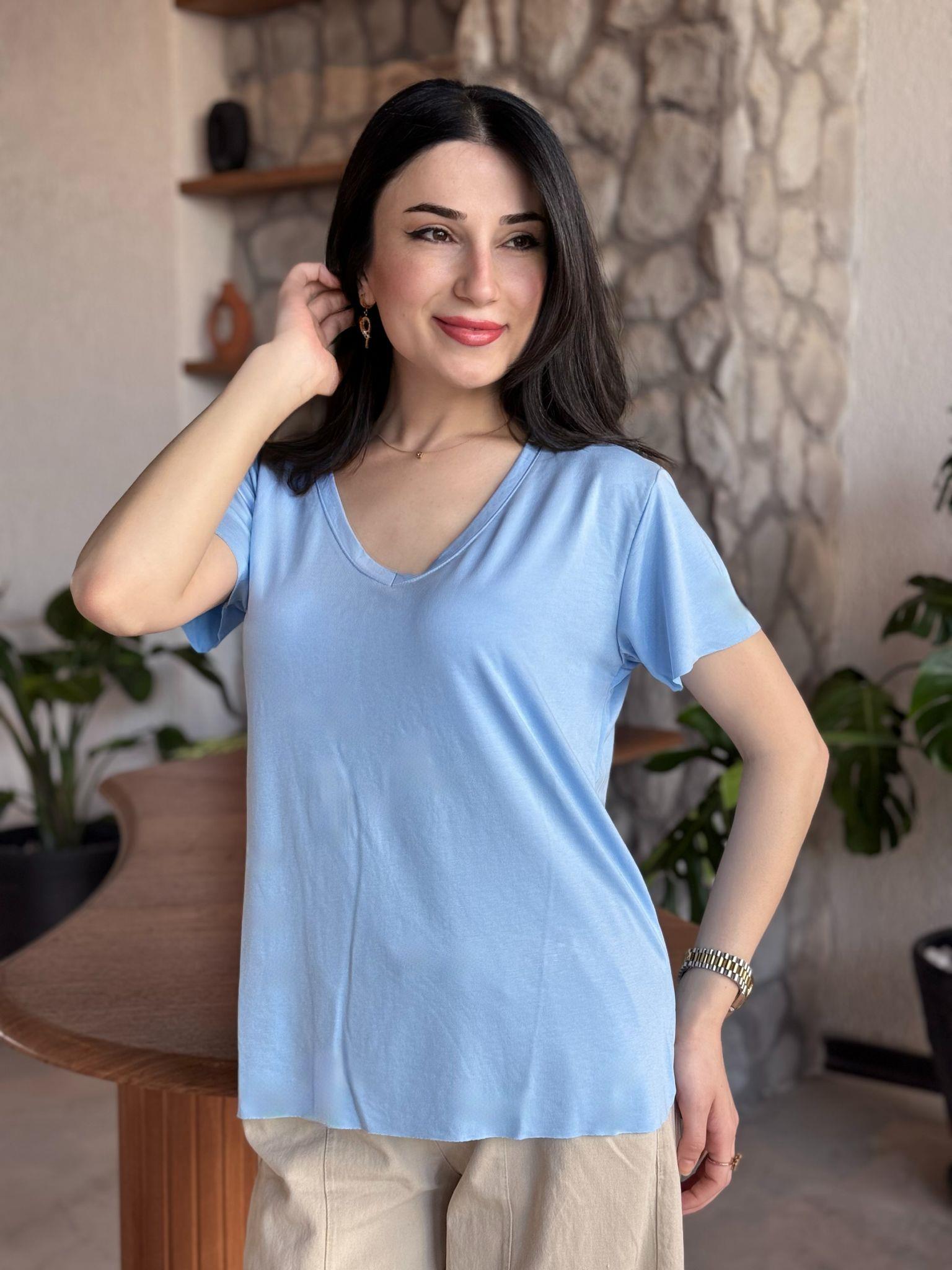 V Yaka Lazer Kesim Comfort T-Shirt