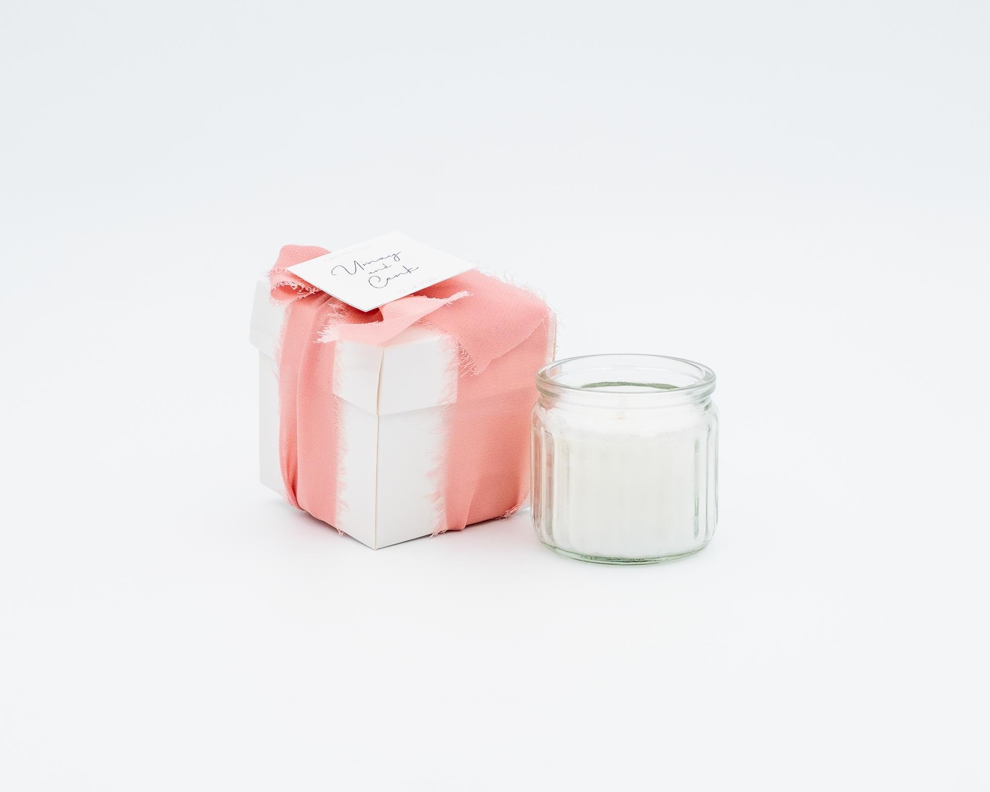 Pembe Kurdele Kutu