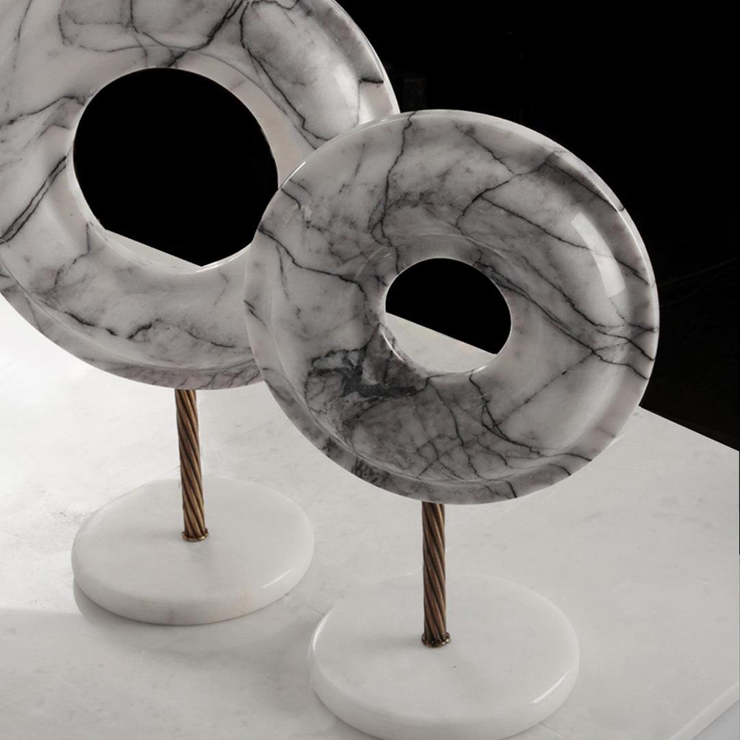 AccessoryBright White Marble 2 Piece Circle Decor - Tumbled