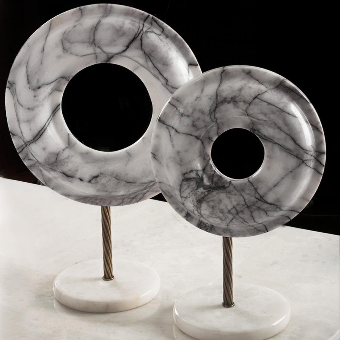 AccessoryBright White Marble 2 Piece Circle Decor - Tumbled