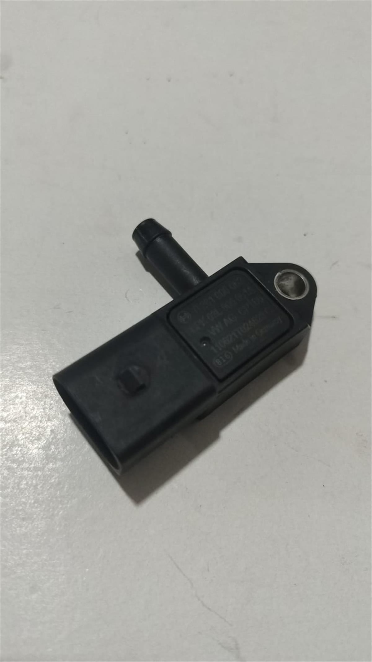 VM-OEM VW BASİNÇ MÜŞÜRÜ 03L906051 0281006062