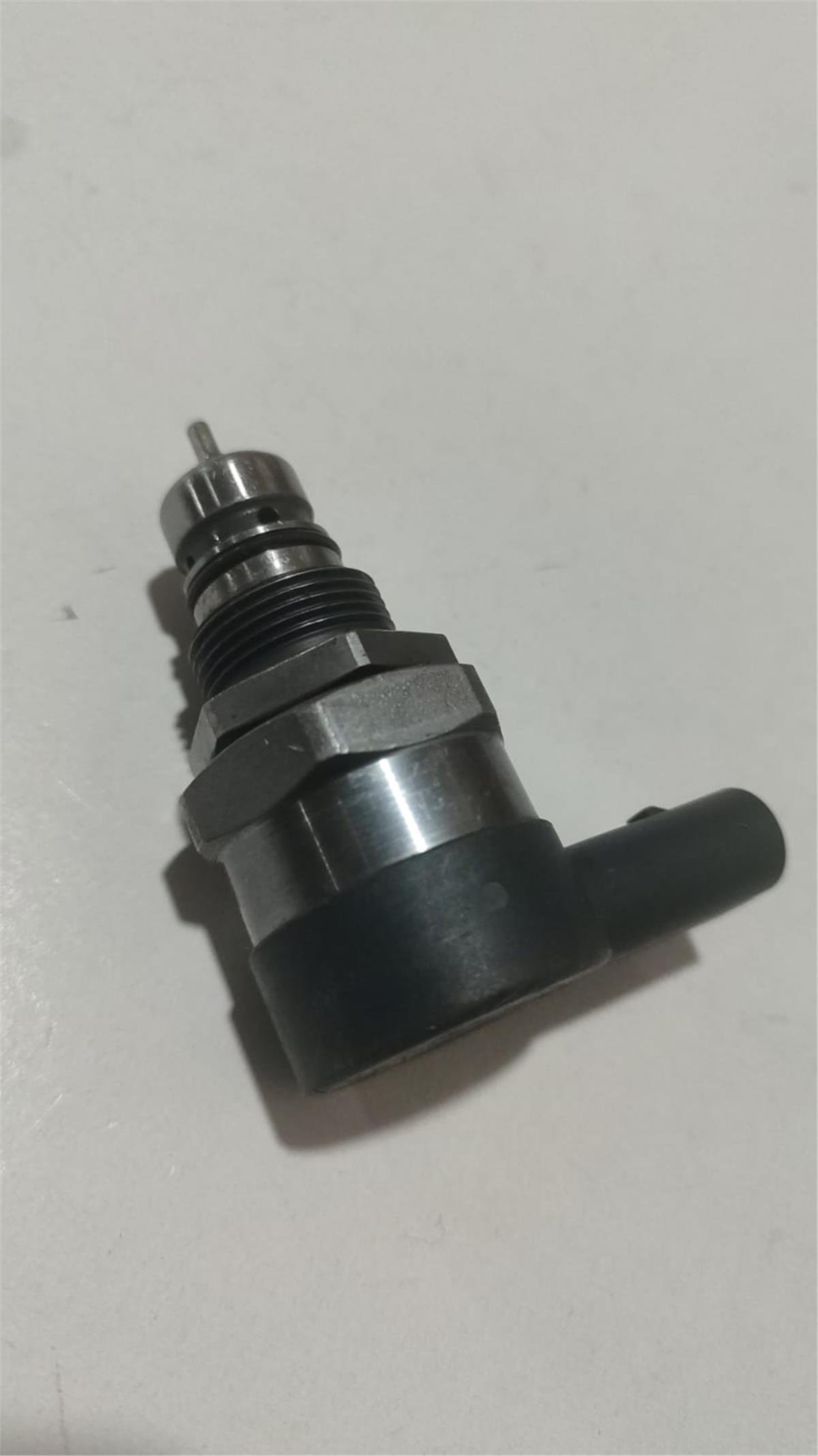 VW-AUDİ-SKODA-SEAT-OEM VW ENJEKTÖR BASINÇ VALFI 057130764AD 0281006180