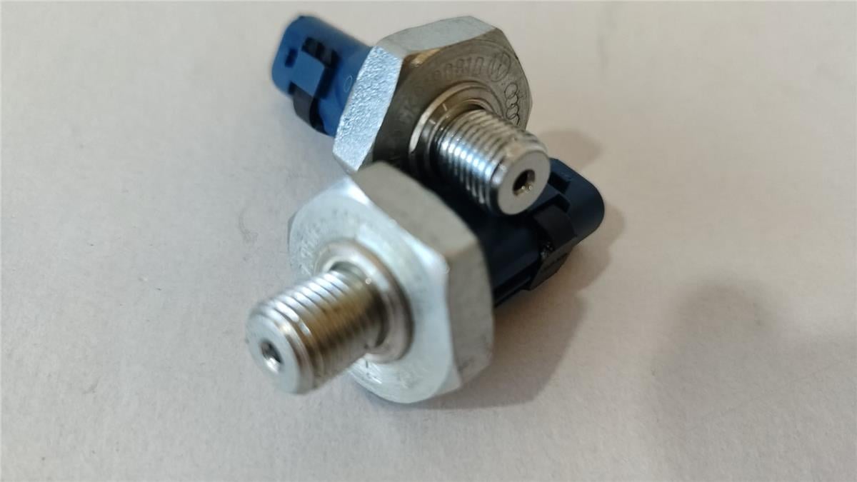 VW-OEM HAVALANDIRMA VANASI 06K103495
