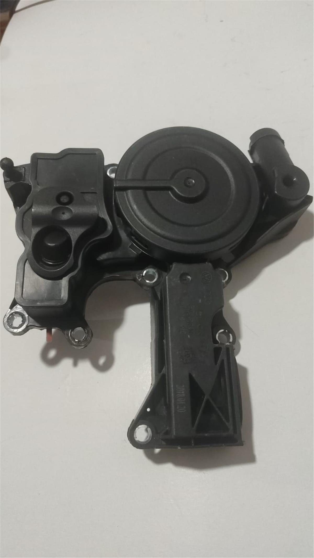 VW-OEM YAĞ AYIRICI 06H103495