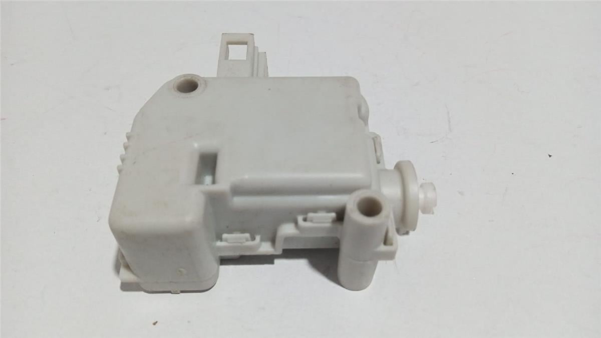 VW-VAG-HELLA-OEM VW BAGAJ KILIT MOTURU, 3B0959781E
