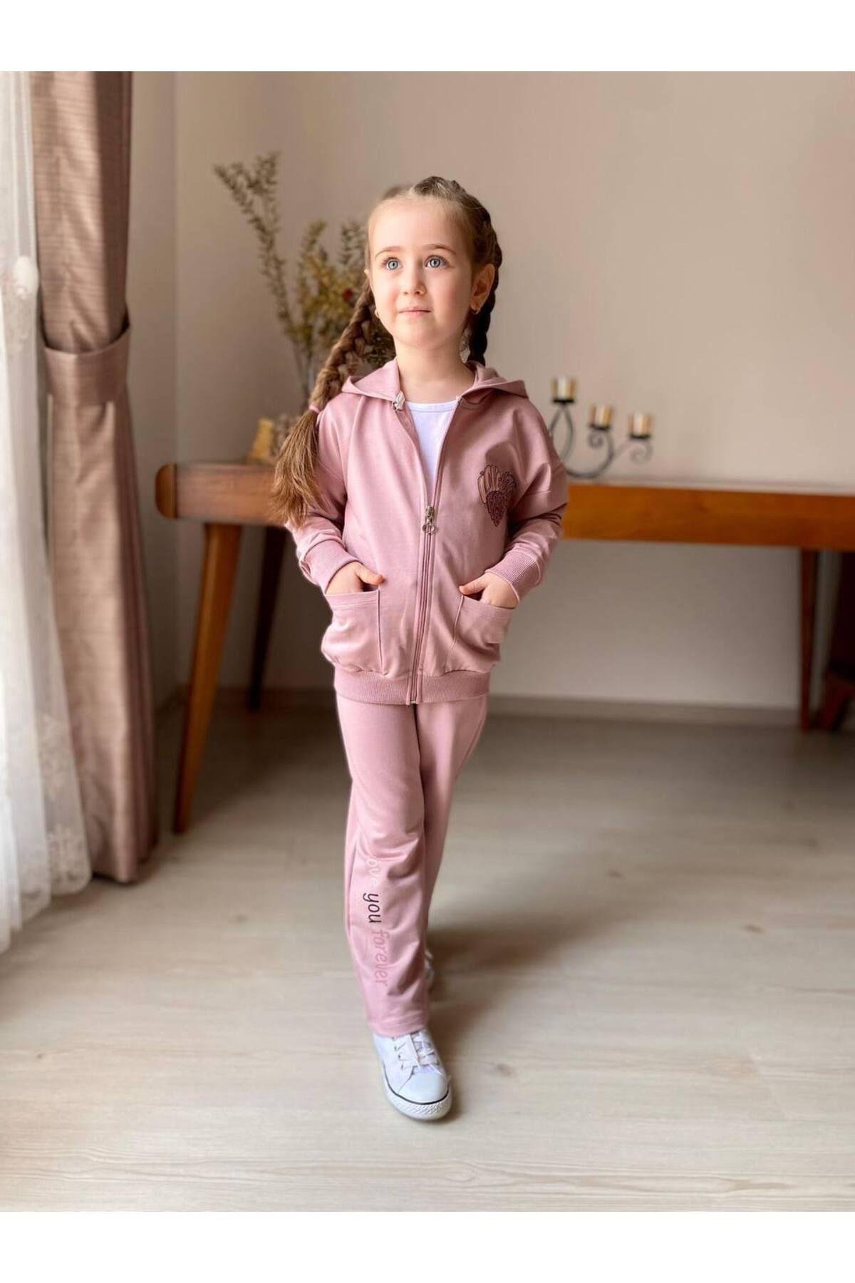 Ki̇z Çocuk Eşofman Taki̇mi̇ 2 Li̇. Boru Paça Farmuarli̇ Kapuşonlu Takim. Love Baski̇li̇ Taki̇m.